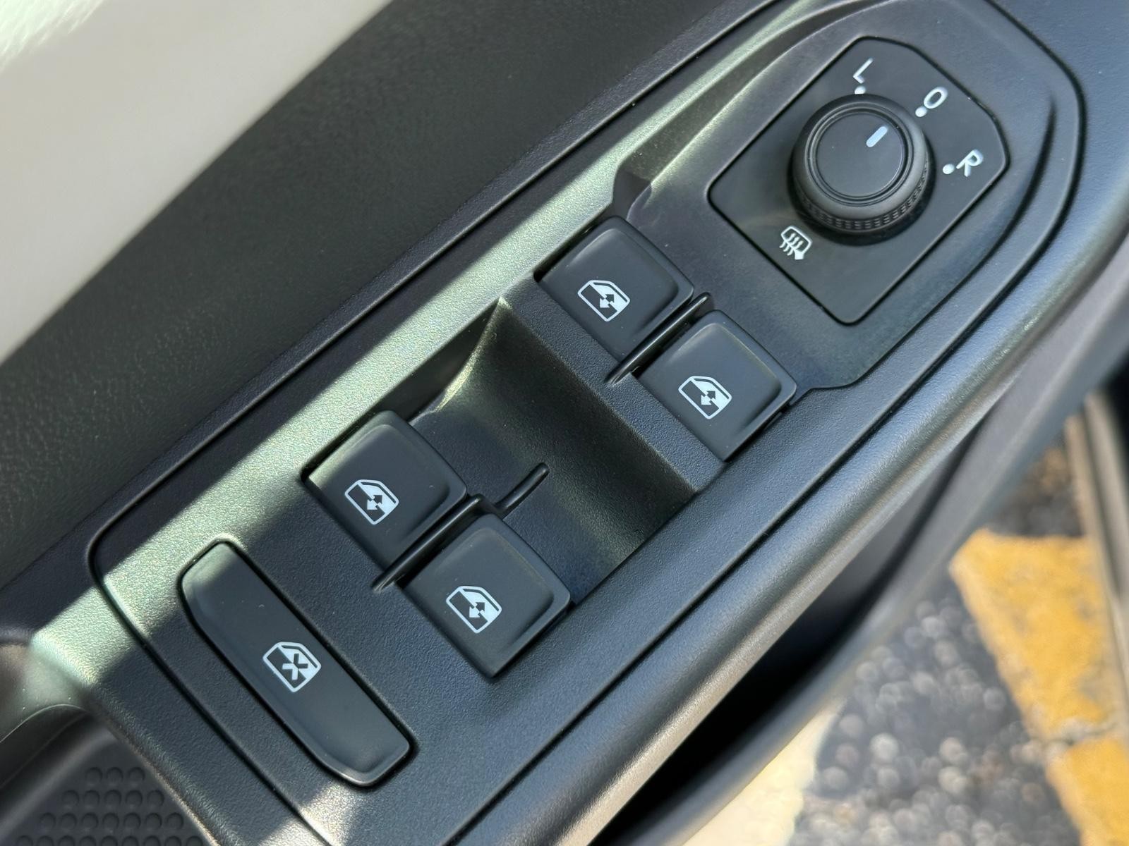 Volkswagen Taos Vehicle Image 21
