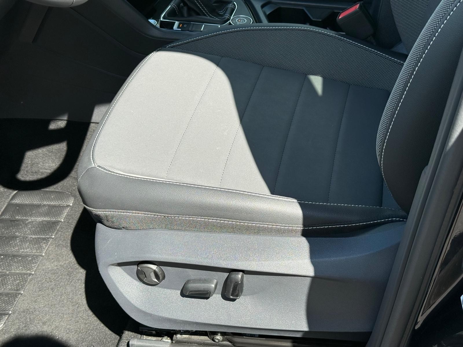 Volkswagen Taos Vehicle Image 22