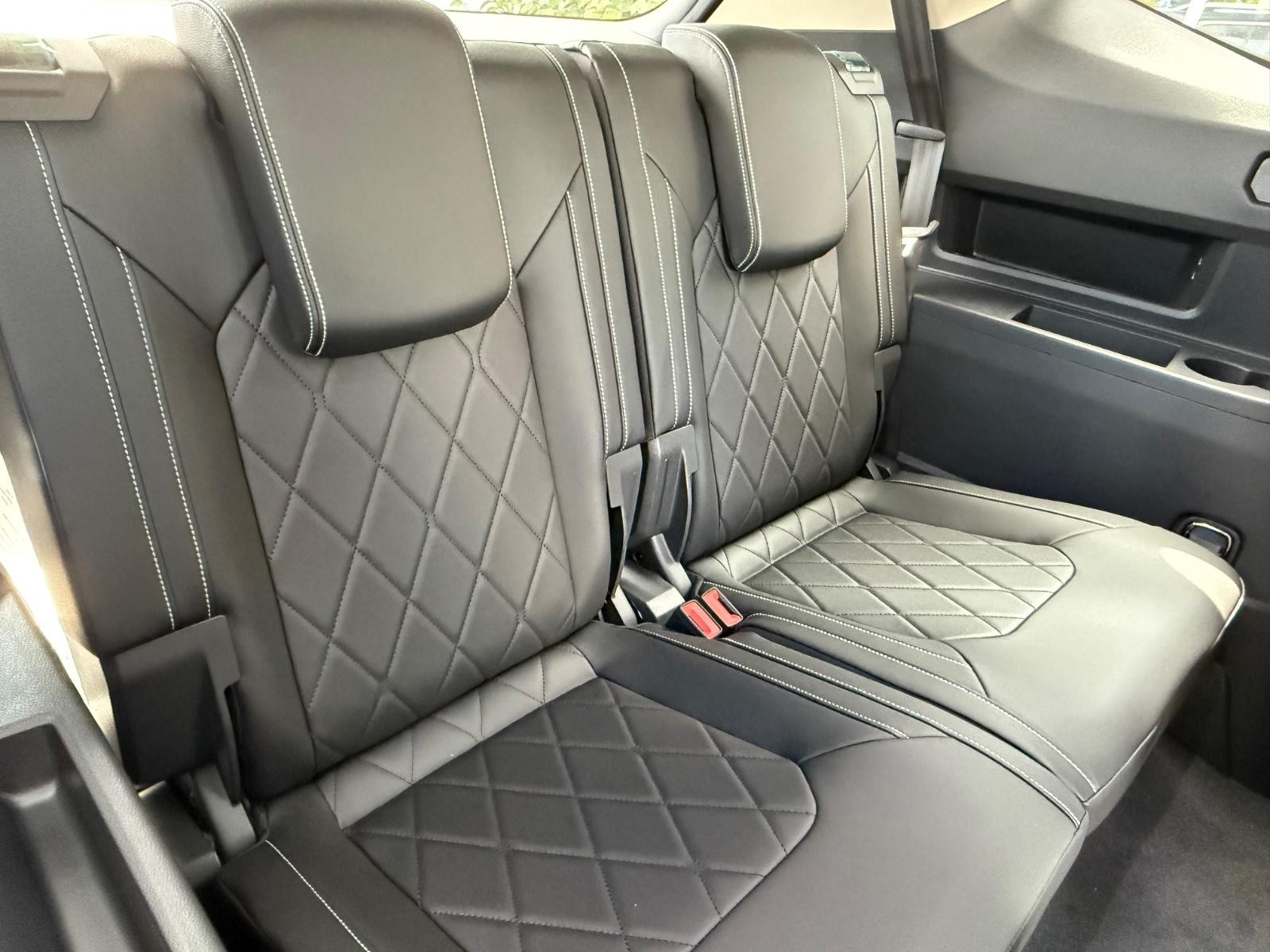 Volkswagen Atlas Vehicle Image 05