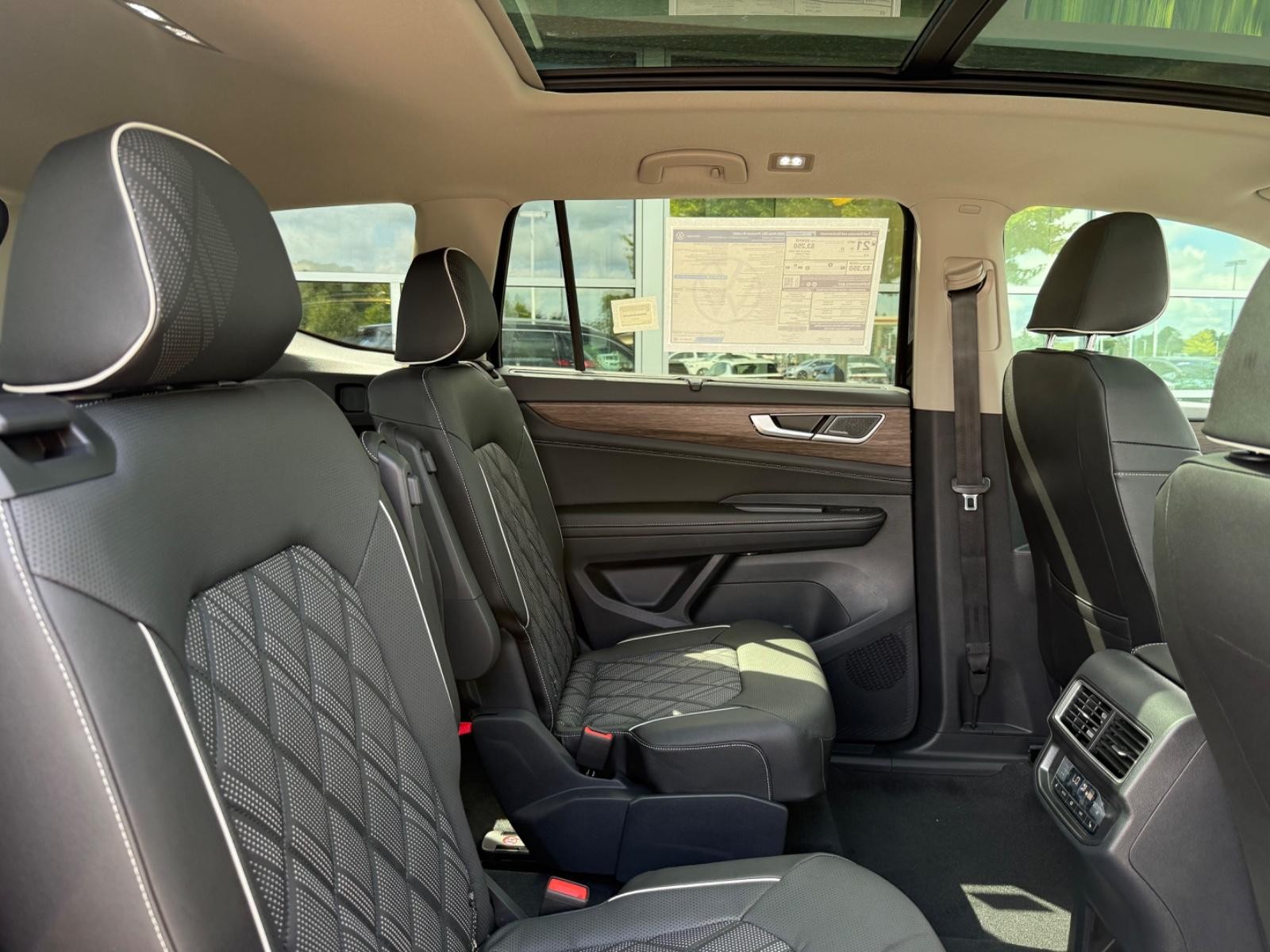 Volkswagen Atlas Vehicle Image 06