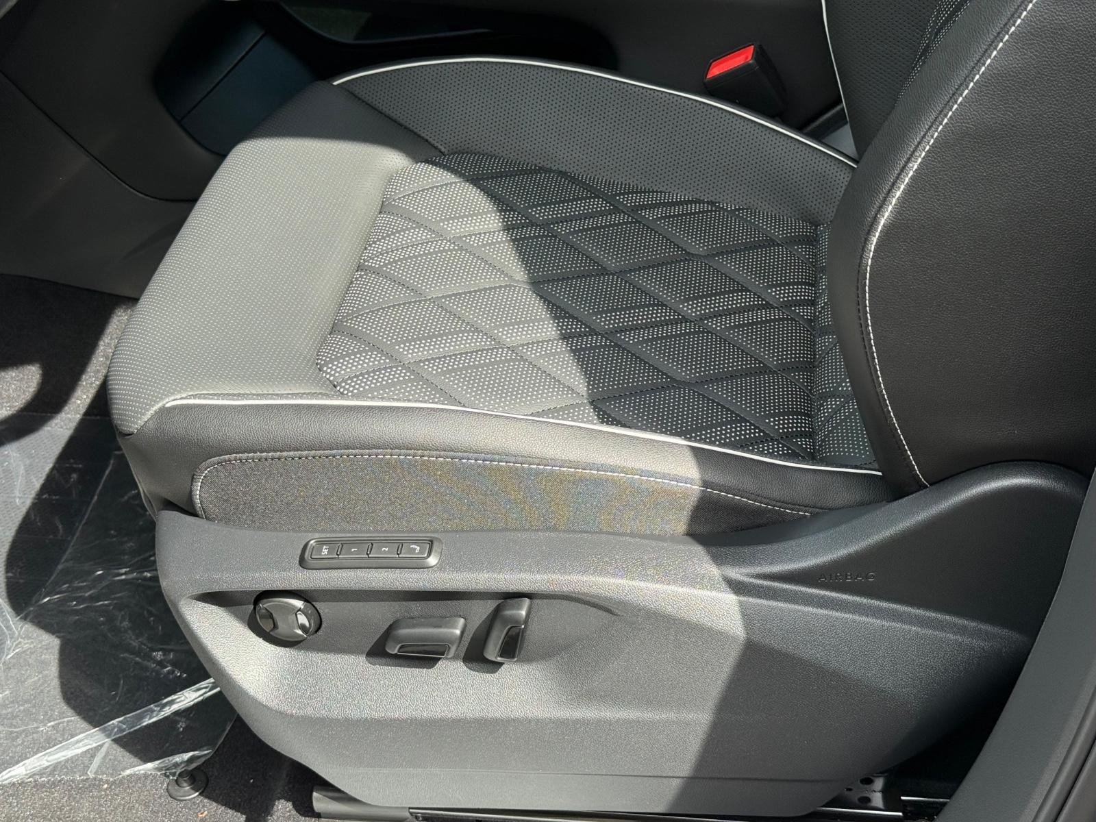 Volkswagen Atlas Vehicle Image 17