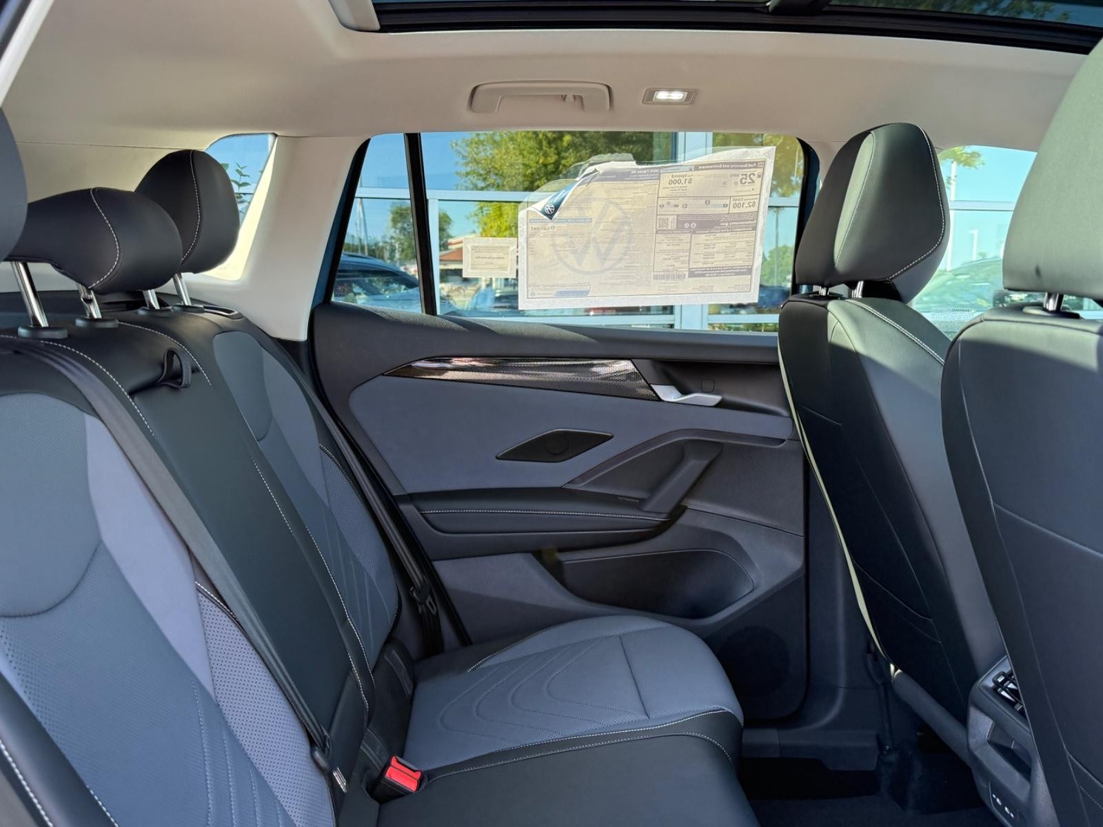 Volkswagen Tiguan Vehicle Image 05