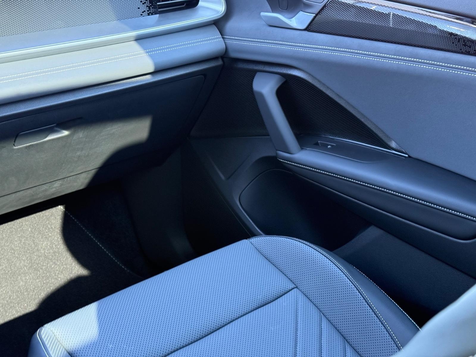 Volkswagen Tiguan Vehicle Image 09
