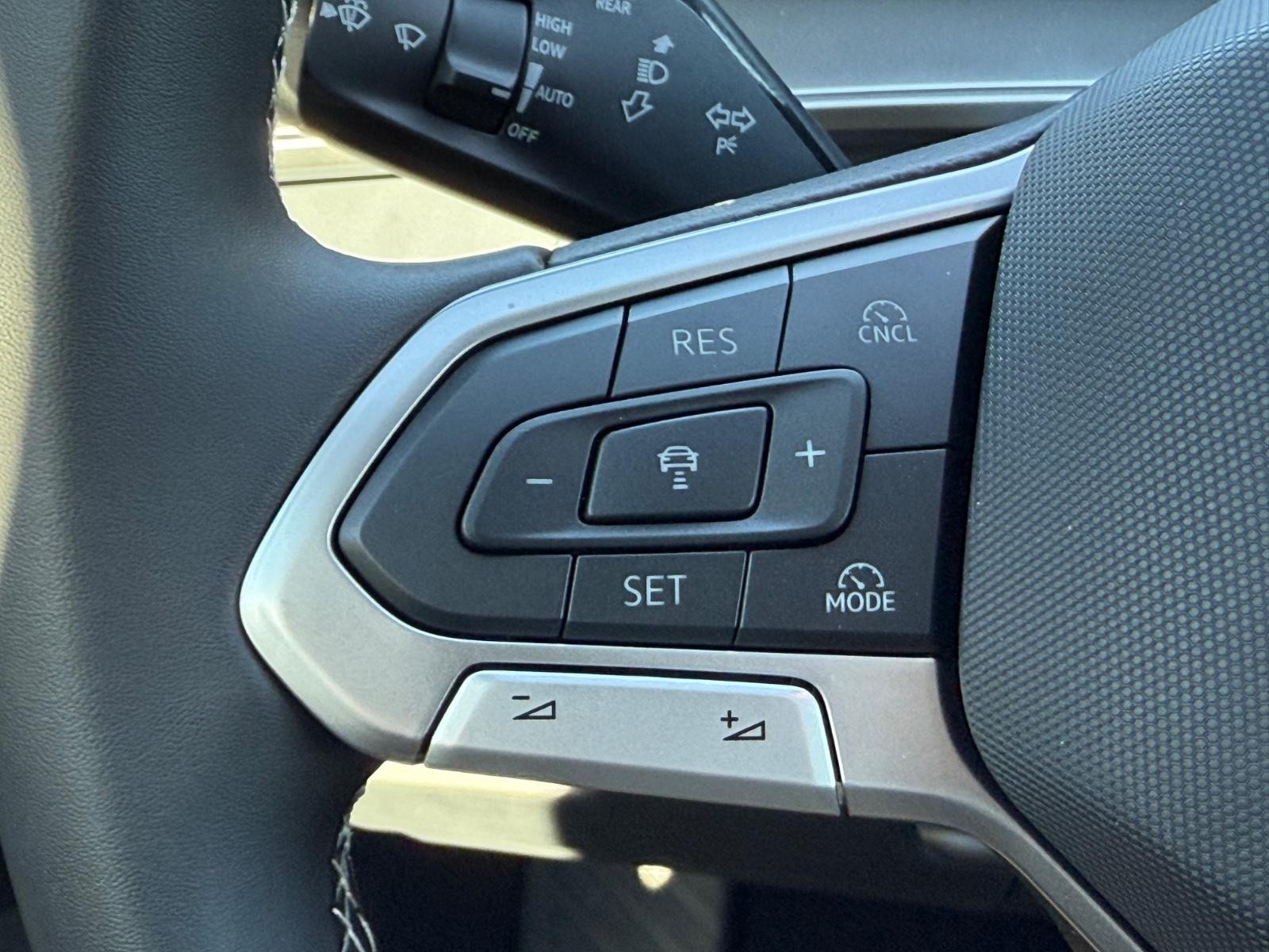 Volkswagen Tiguan Vehicle Image 10