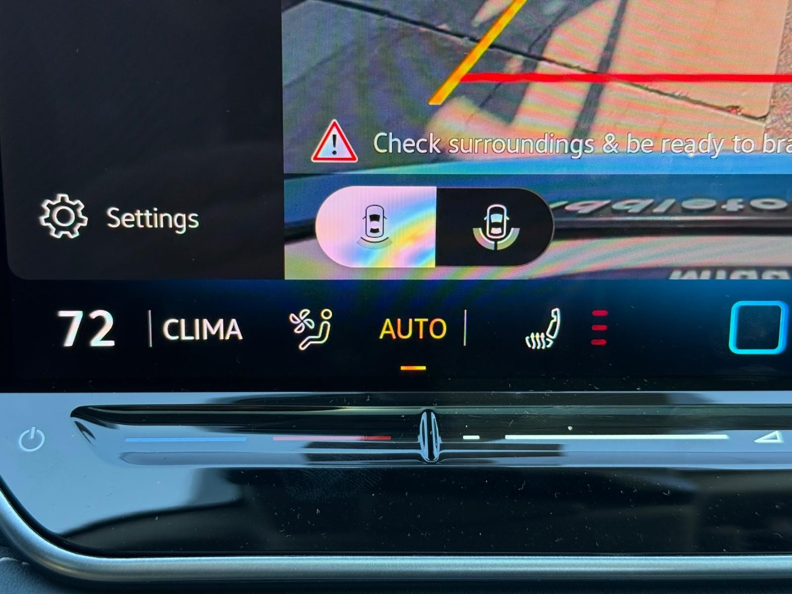 Volkswagen Tiguan Vehicle Image 14