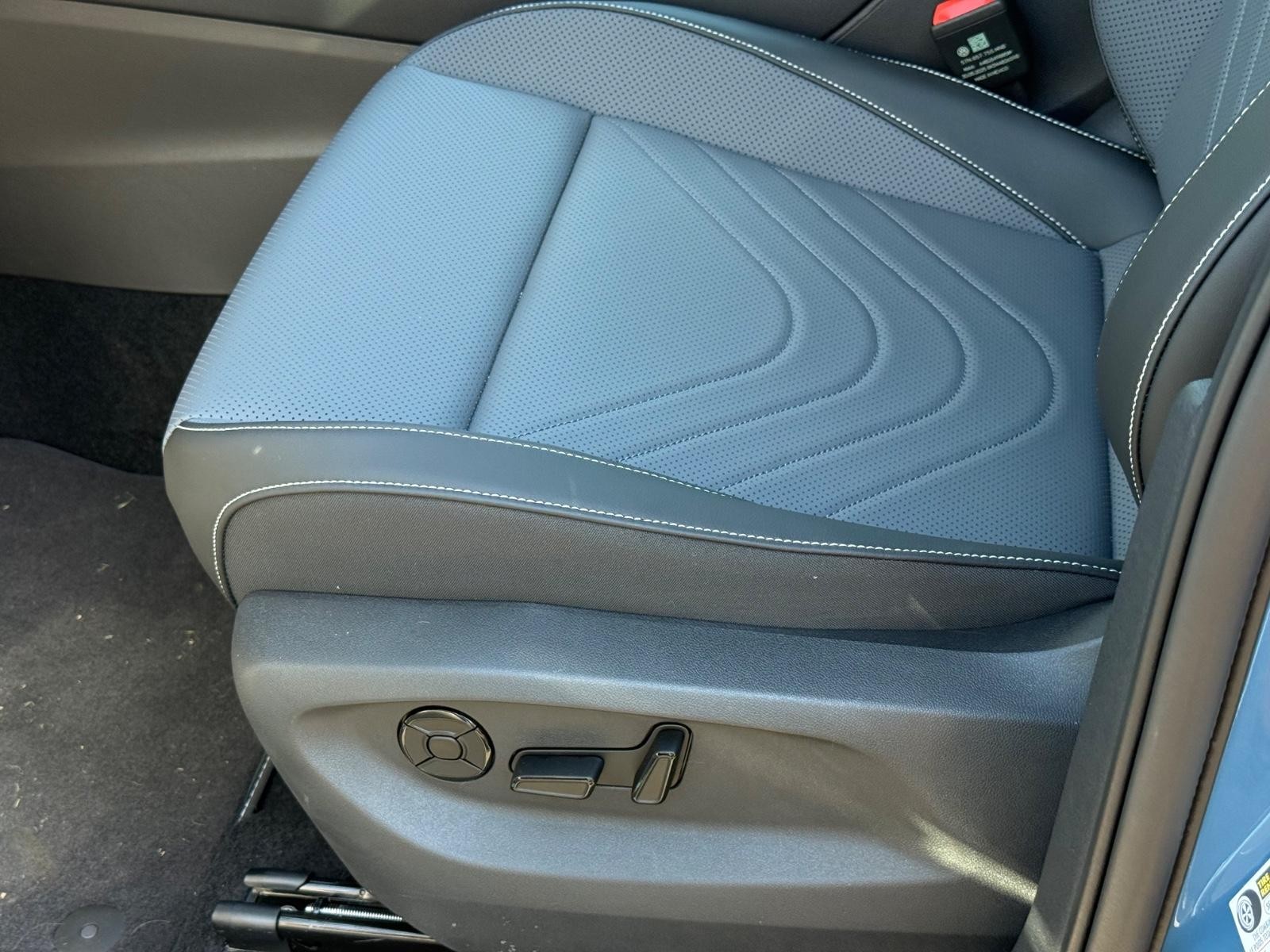 Volkswagen Tiguan Vehicle Image 15