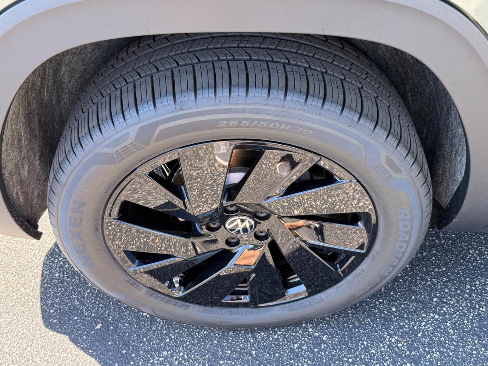 Volkswagen Atlas Vehicle Image 04