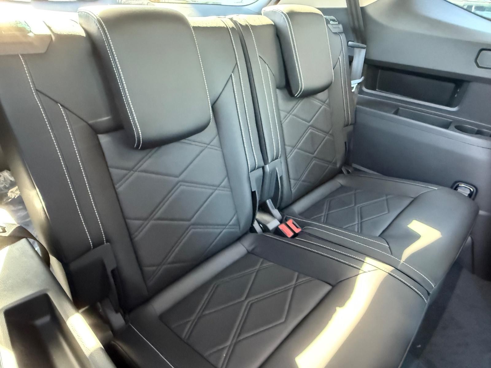 Volkswagen Atlas Vehicle Image 06