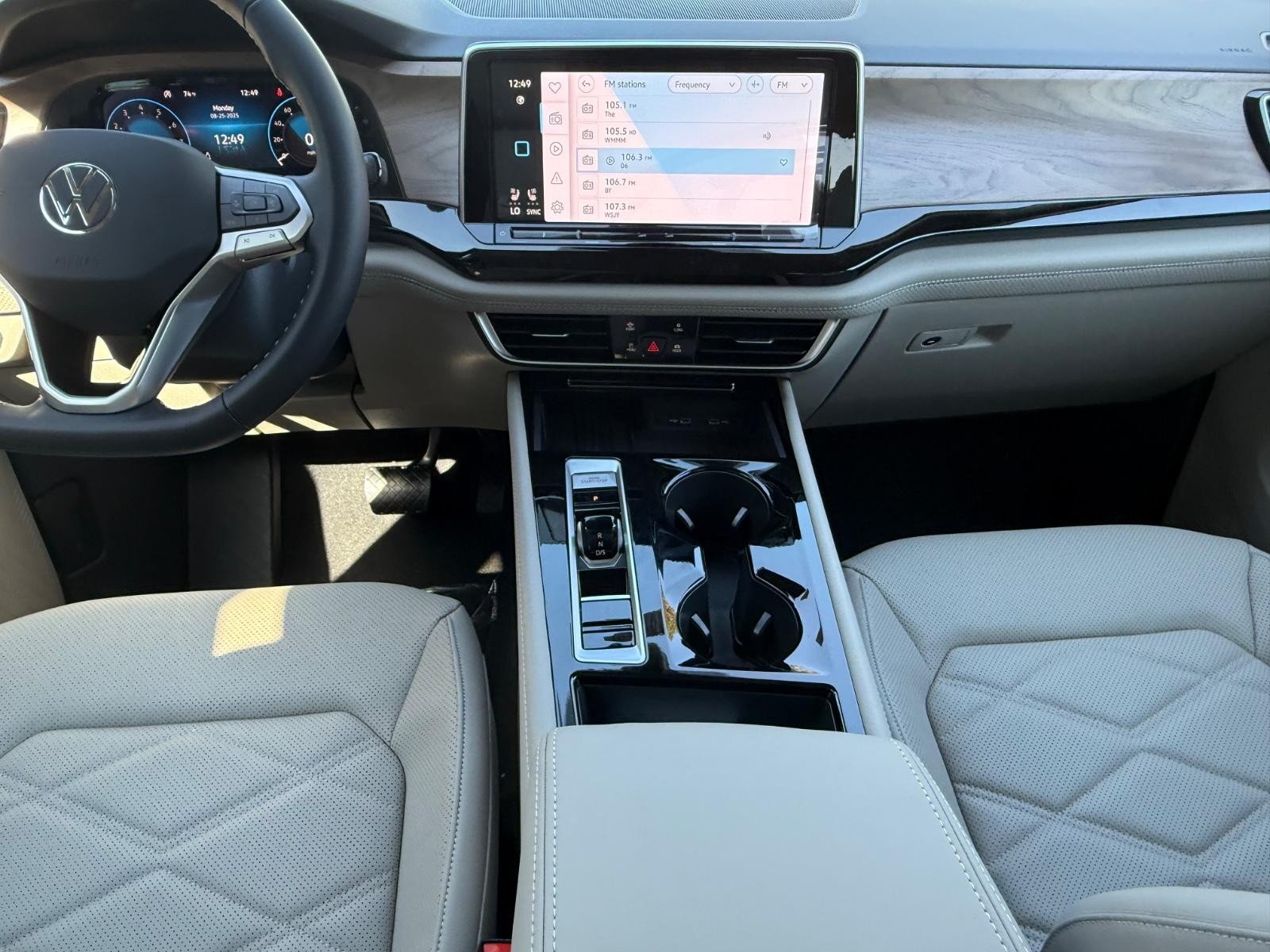 Volkswagen Atlas Vehicle Image 07