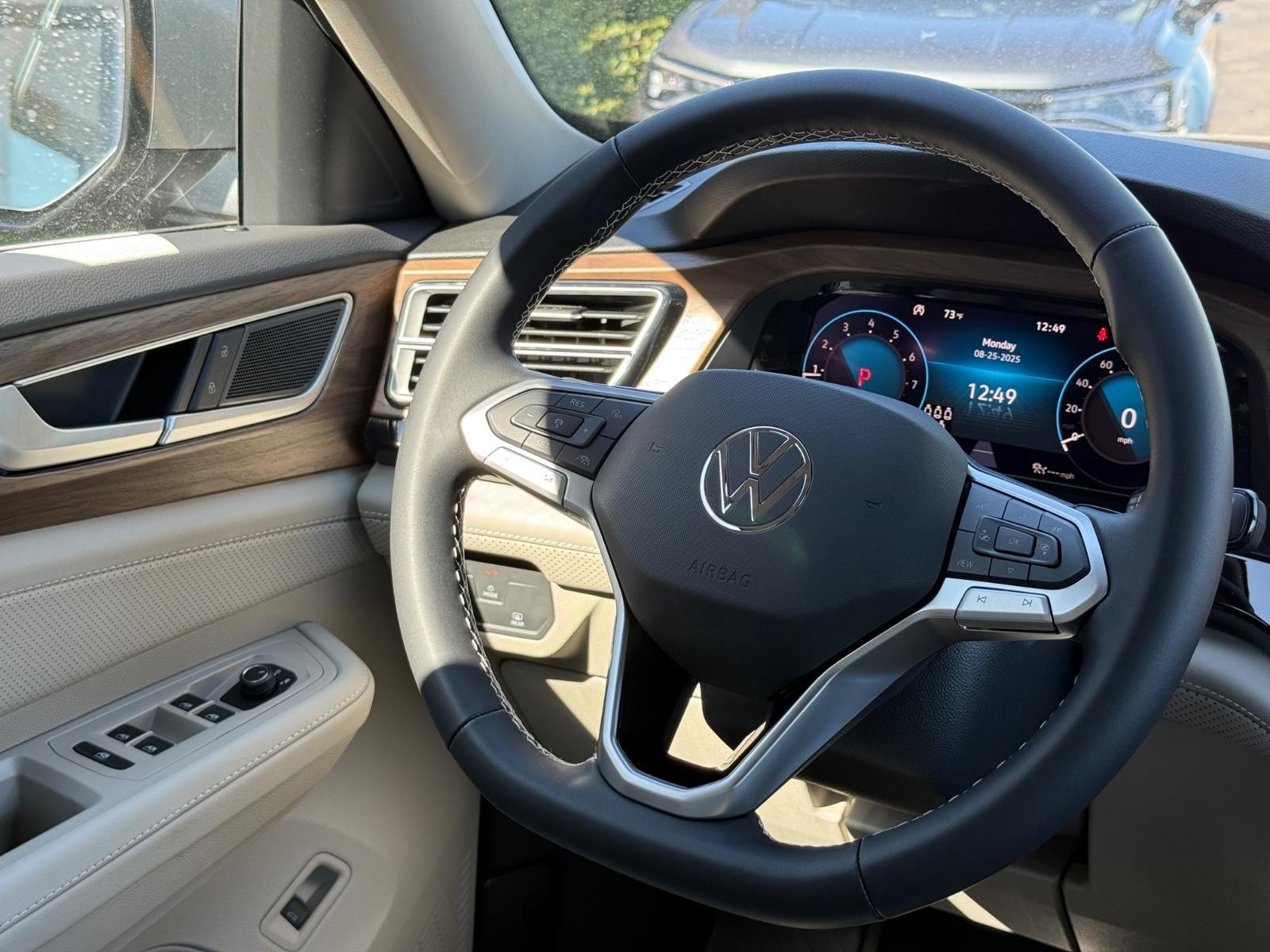 Volkswagen Atlas Vehicle Image 10