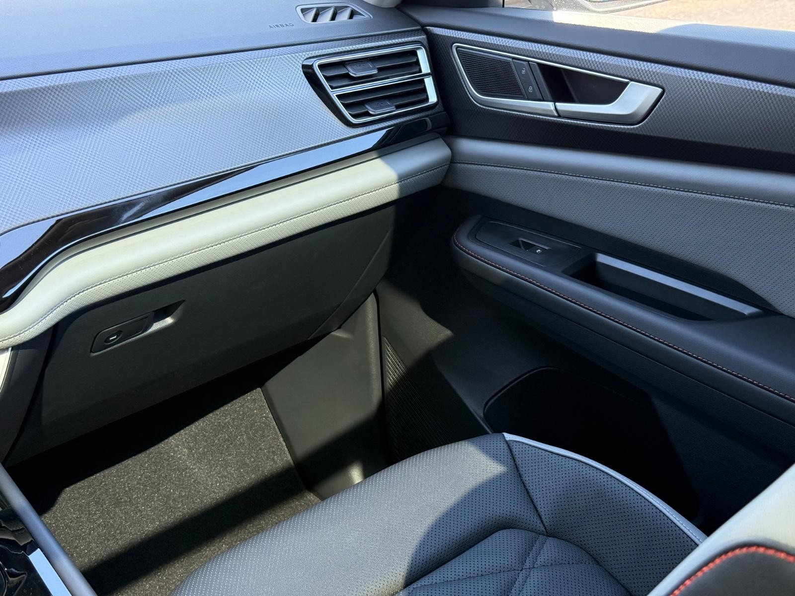 Volkswagen Atlas Vehicle Image 11