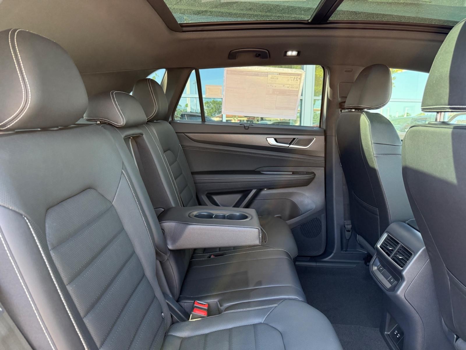 Volkswagen Atlas Cross Sport Vehicle Image 05