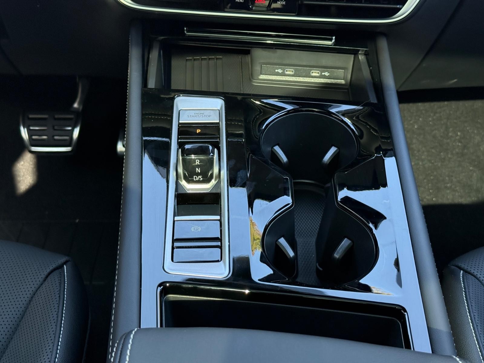 Volkswagen Atlas Cross Sport Vehicle Image 08