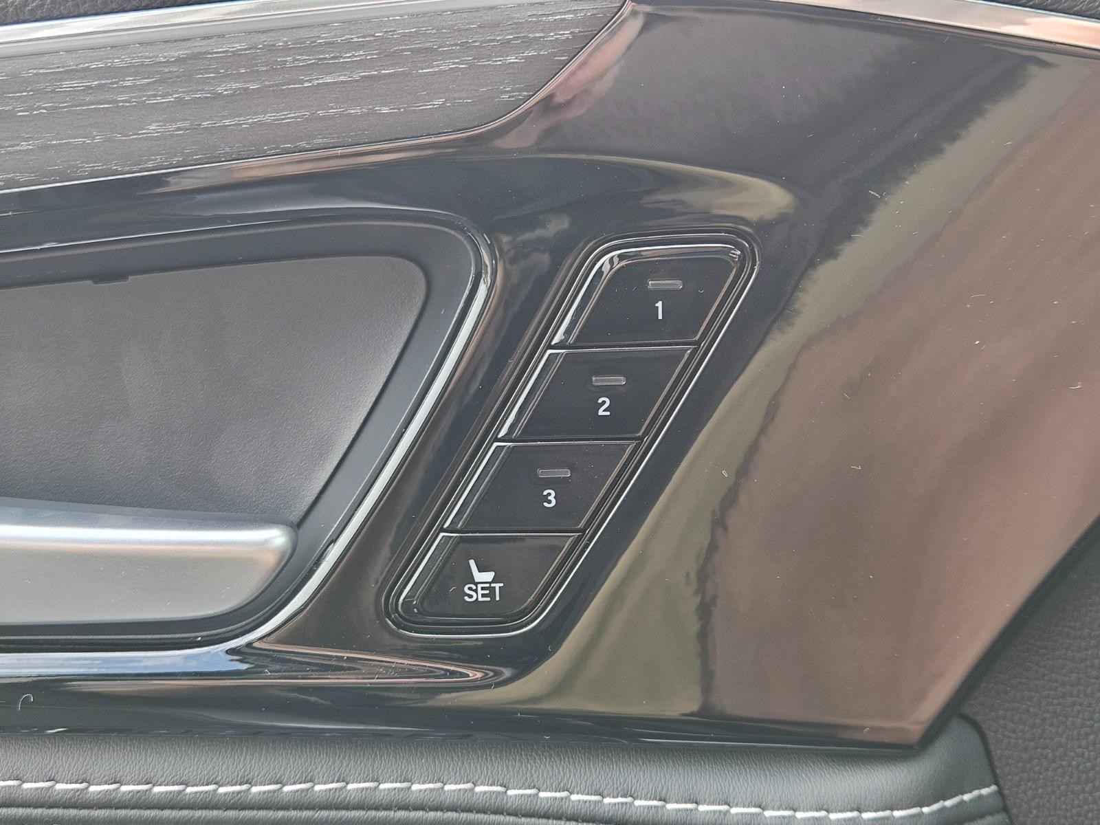 Acura MDX Vehicle Image 10