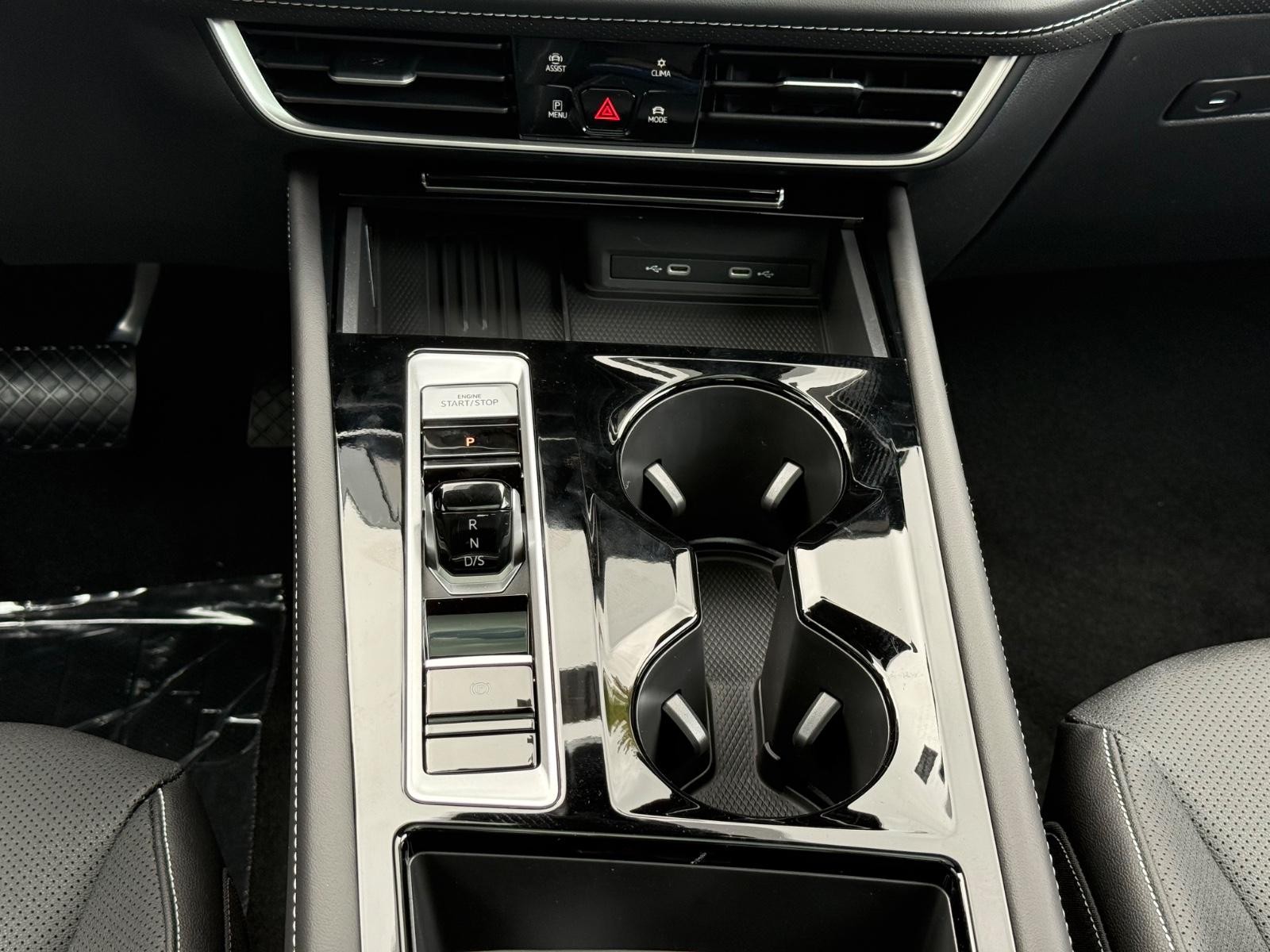 Volkswagen Atlas Vehicle Image 09