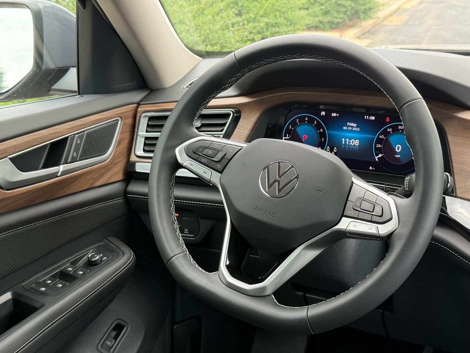 Volkswagen Atlas Vehicle Image 10