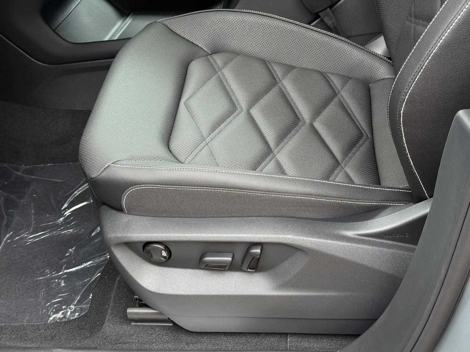Volkswagen Atlas Vehicle Image 17