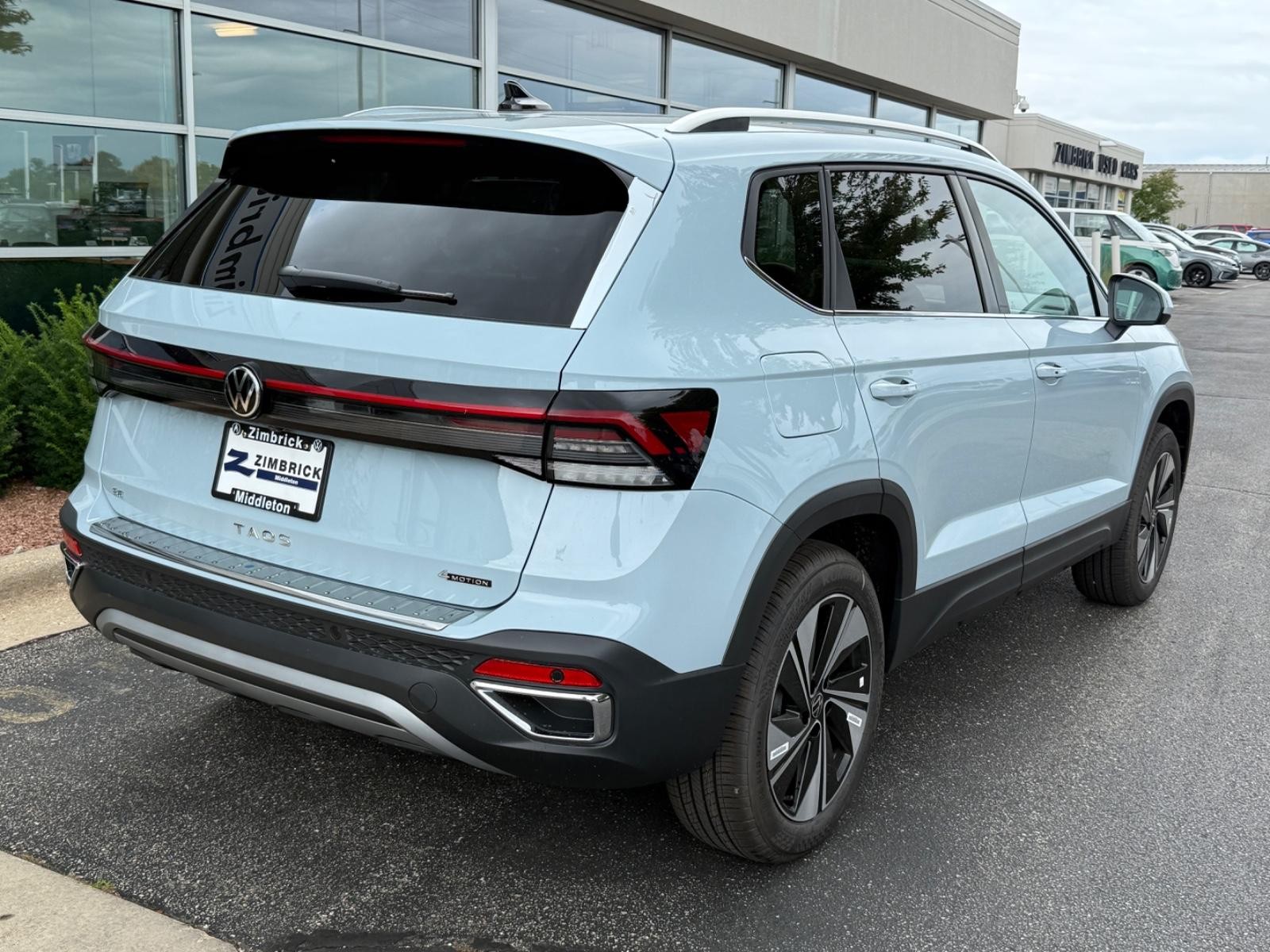 Volkswagen Taos Vehicle Image 03