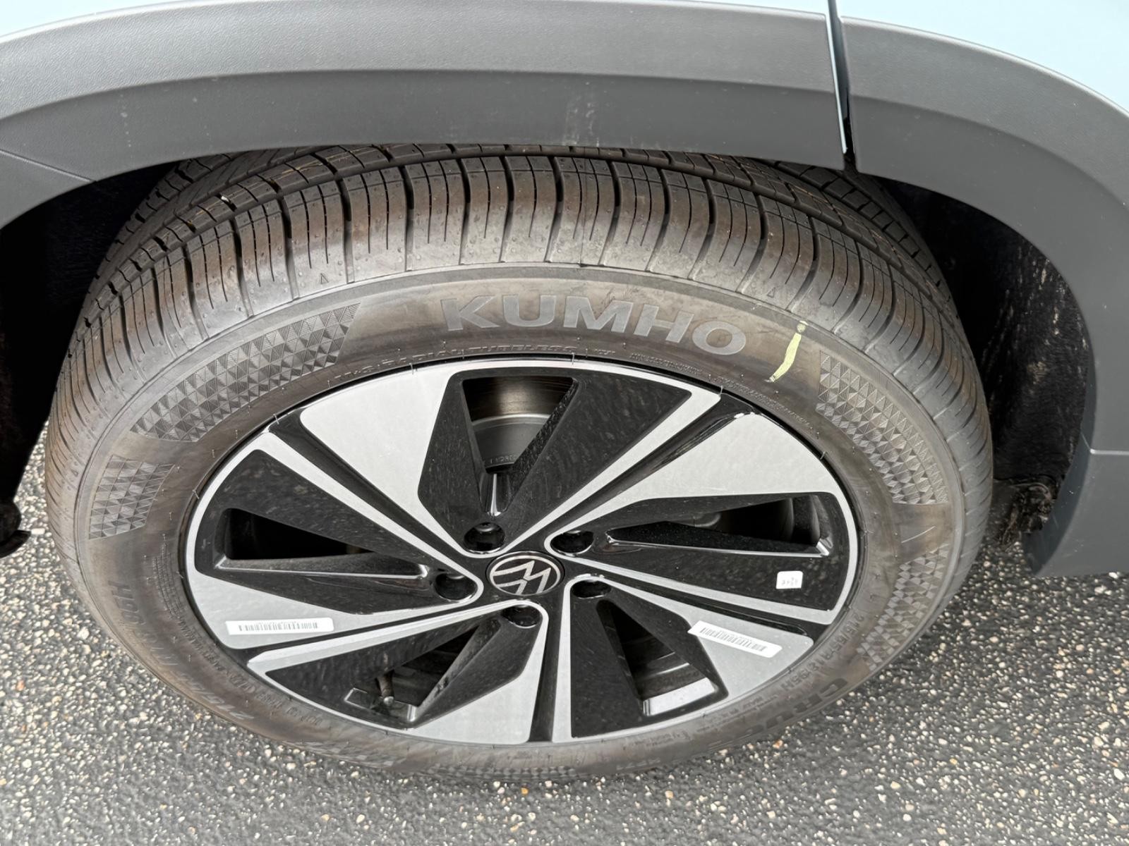 Volkswagen Taos Vehicle Image 04