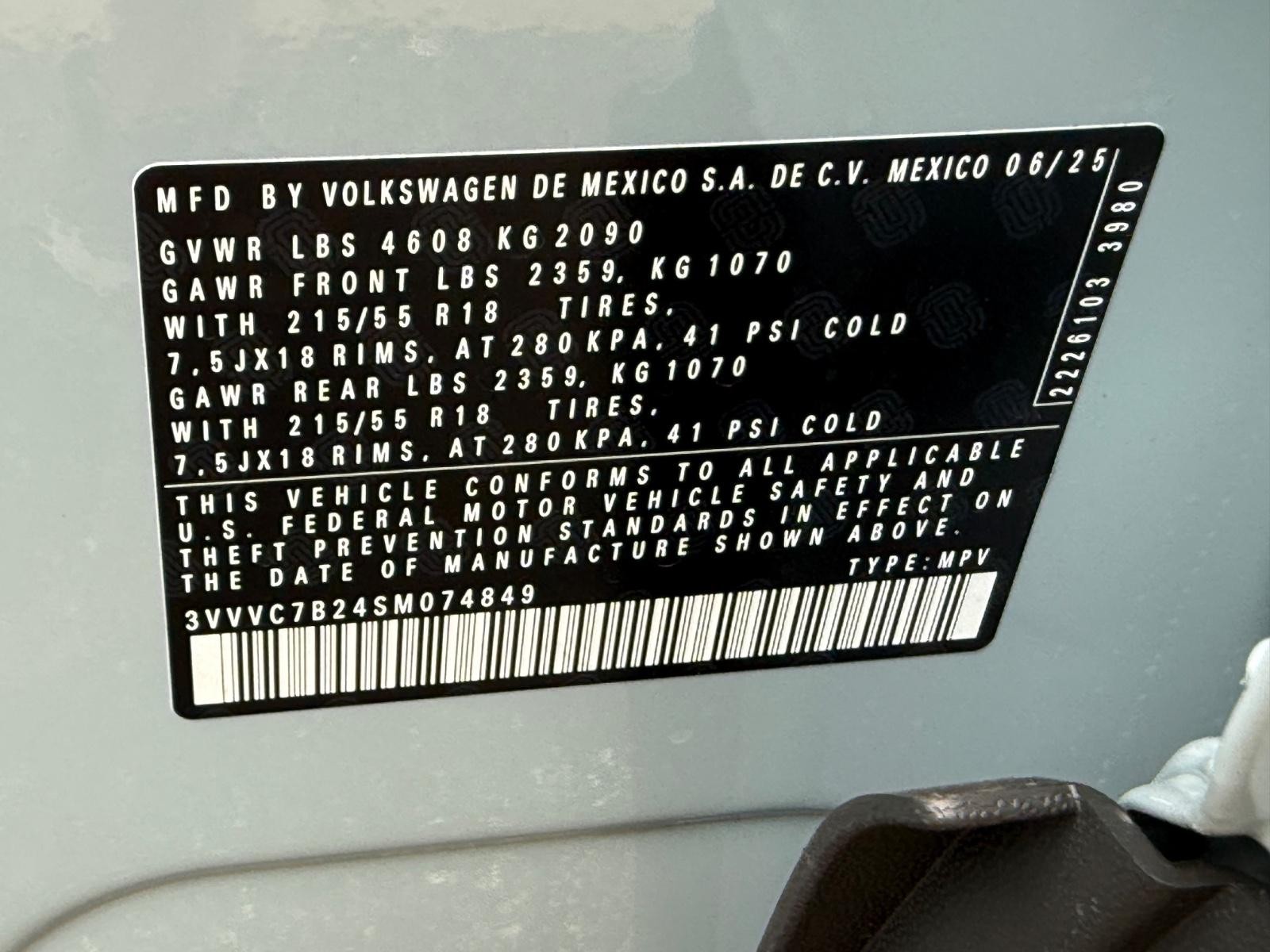 Volkswagen Taos Vehicle Image 17
