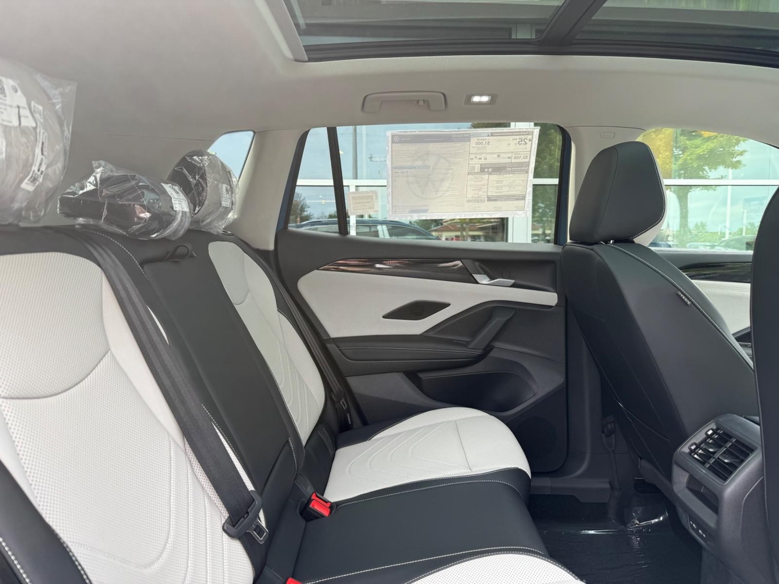 Volkswagen Tiguan Vehicle Image 05