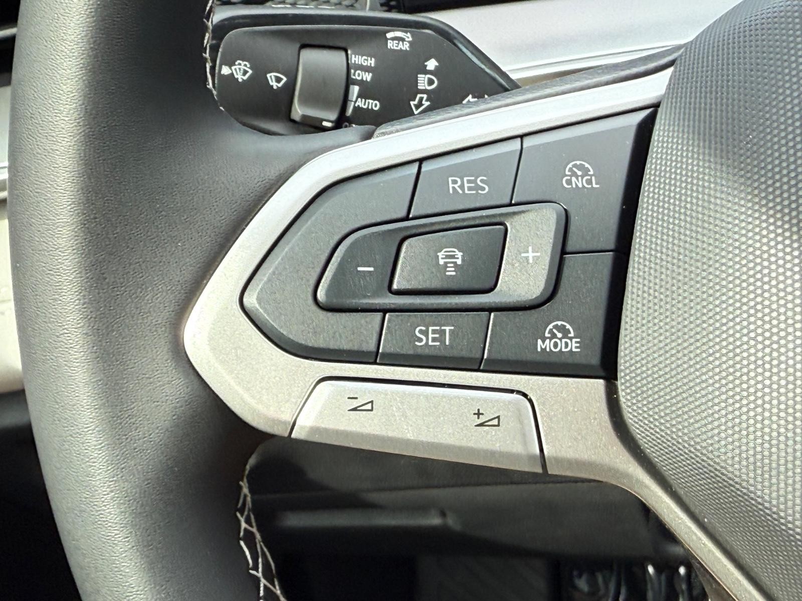 Volkswagen Tiguan Vehicle Image 10
