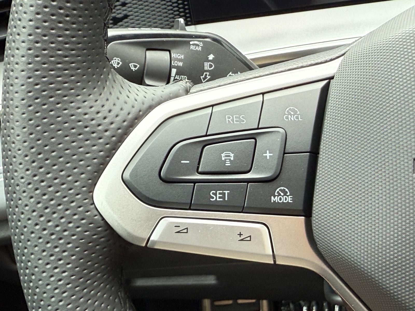 Volkswagen Tiguan Vehicle Image 10
