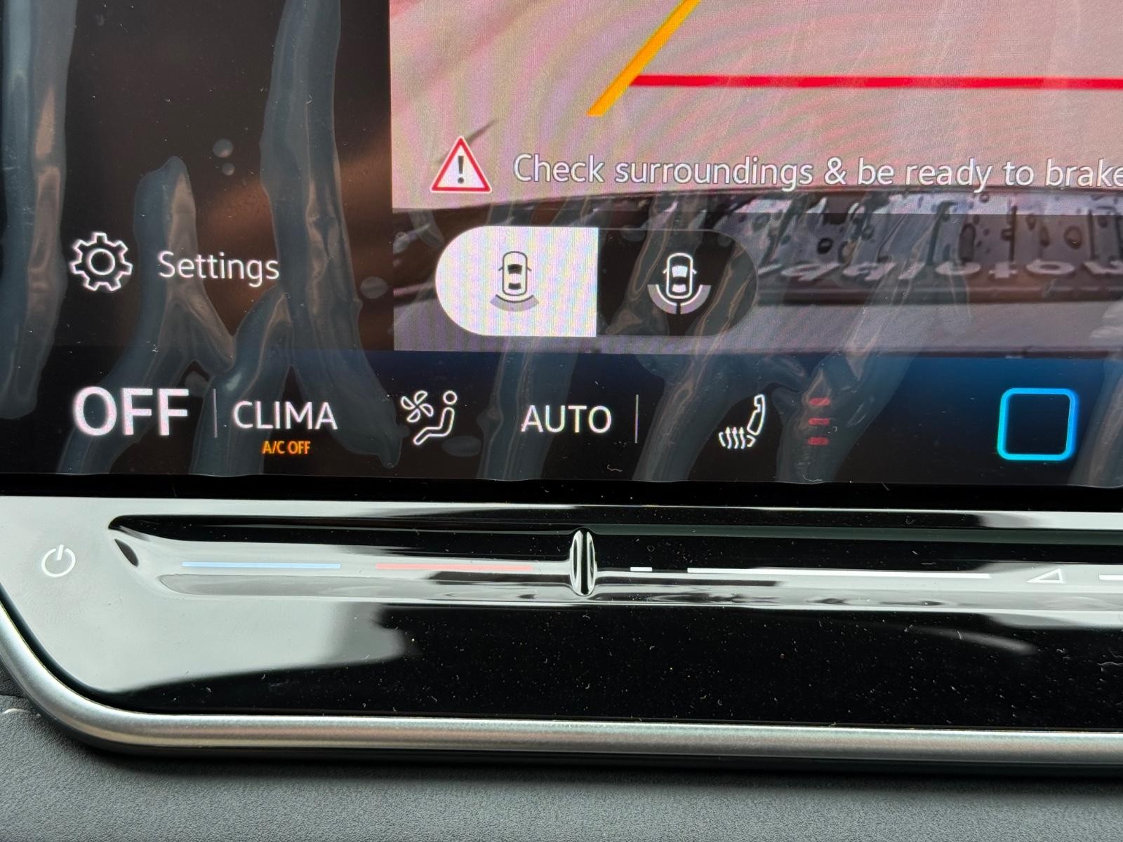 Volkswagen Tiguan Vehicle Image 14