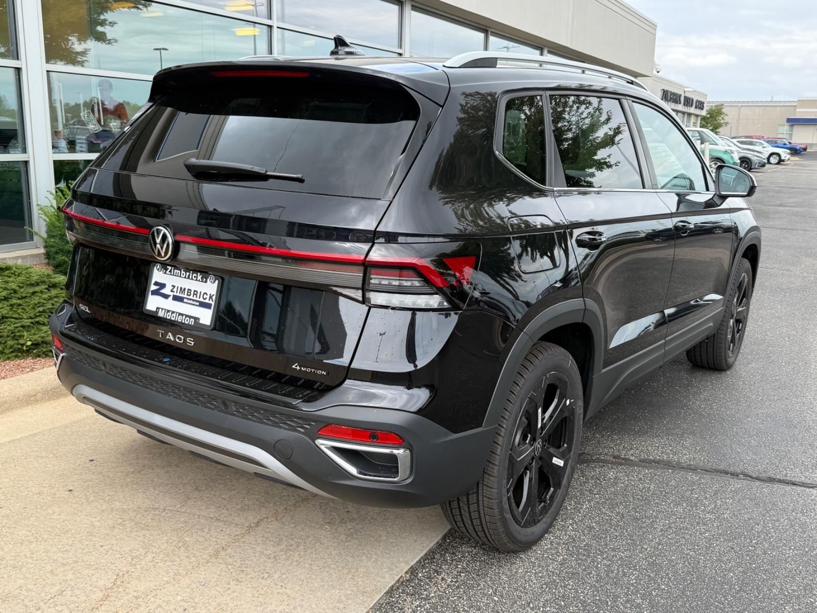 Volkswagen Taos Vehicle Image 03