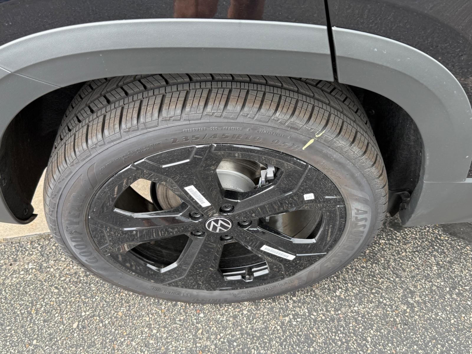 Volkswagen Taos Vehicle Image 04