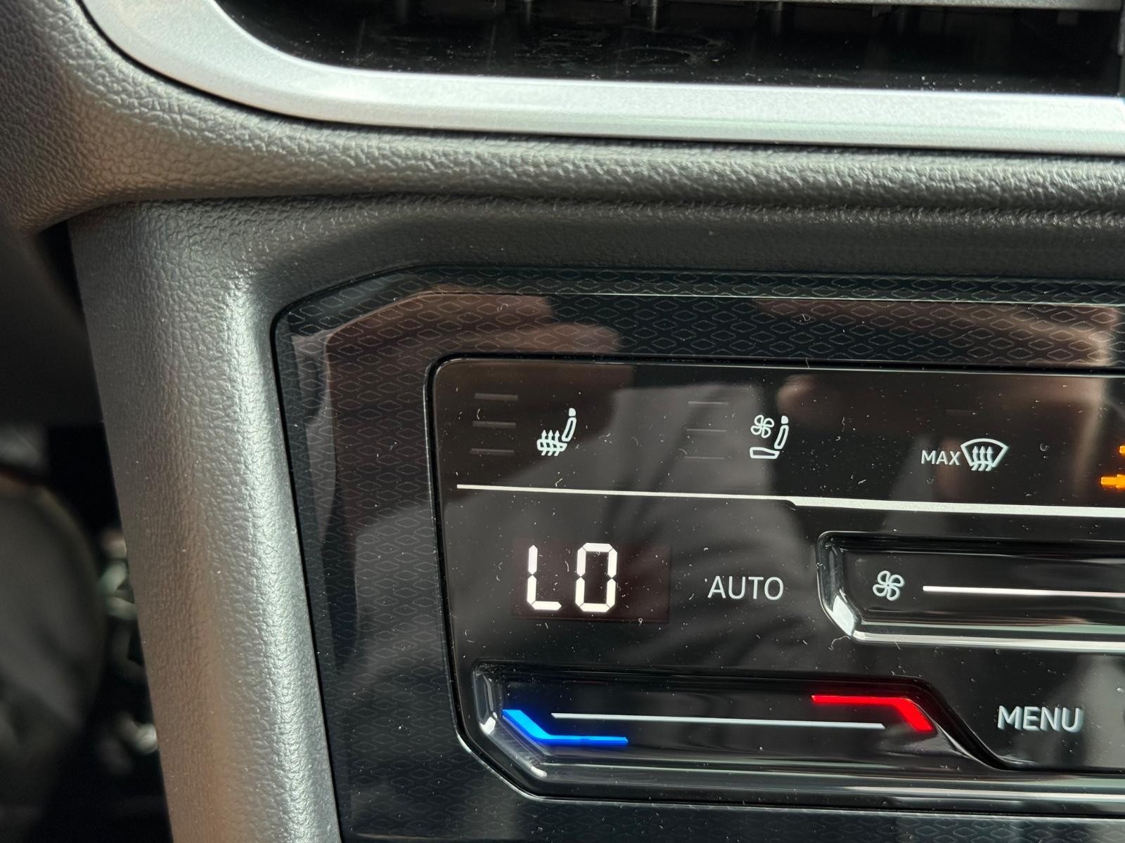 Volkswagen Taos Vehicle Image 14
