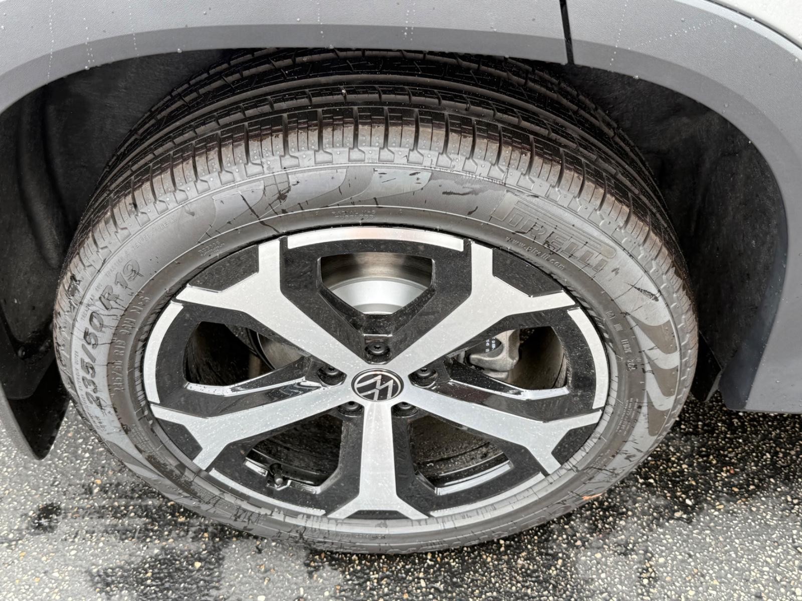 Volkswagen Tiguan Vehicle Image 04