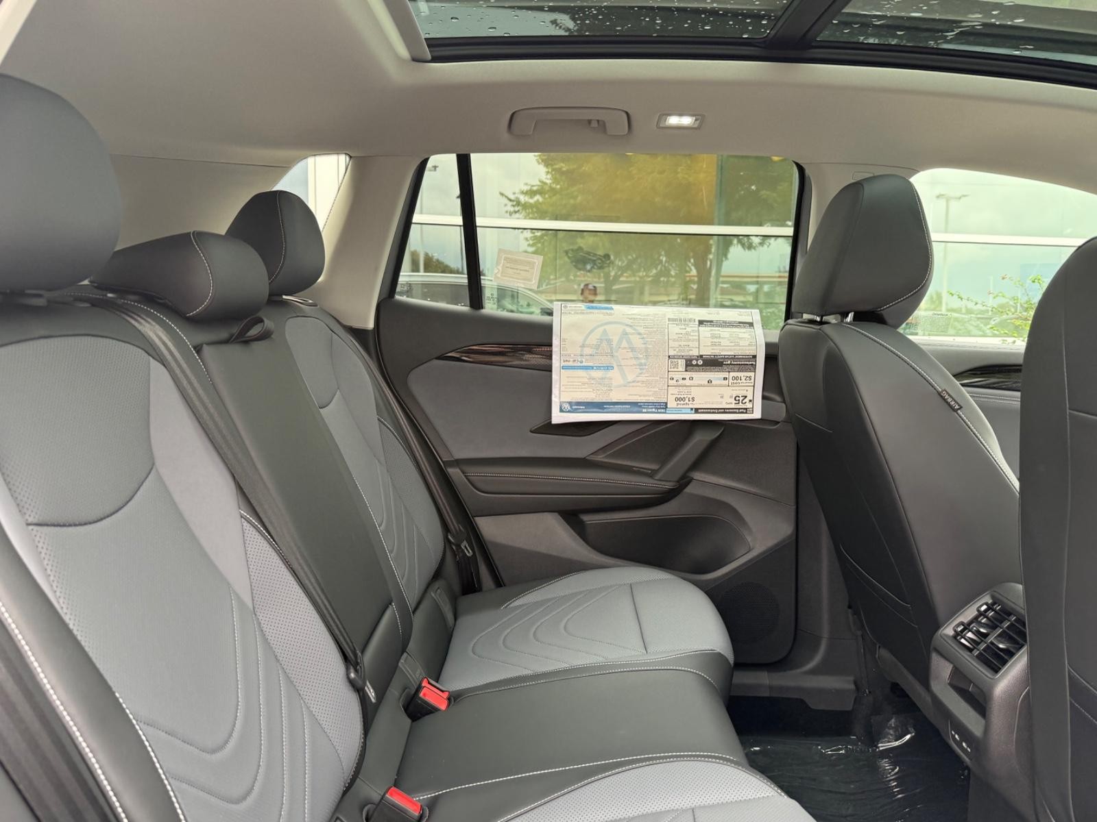 Volkswagen Tiguan Vehicle Image 05