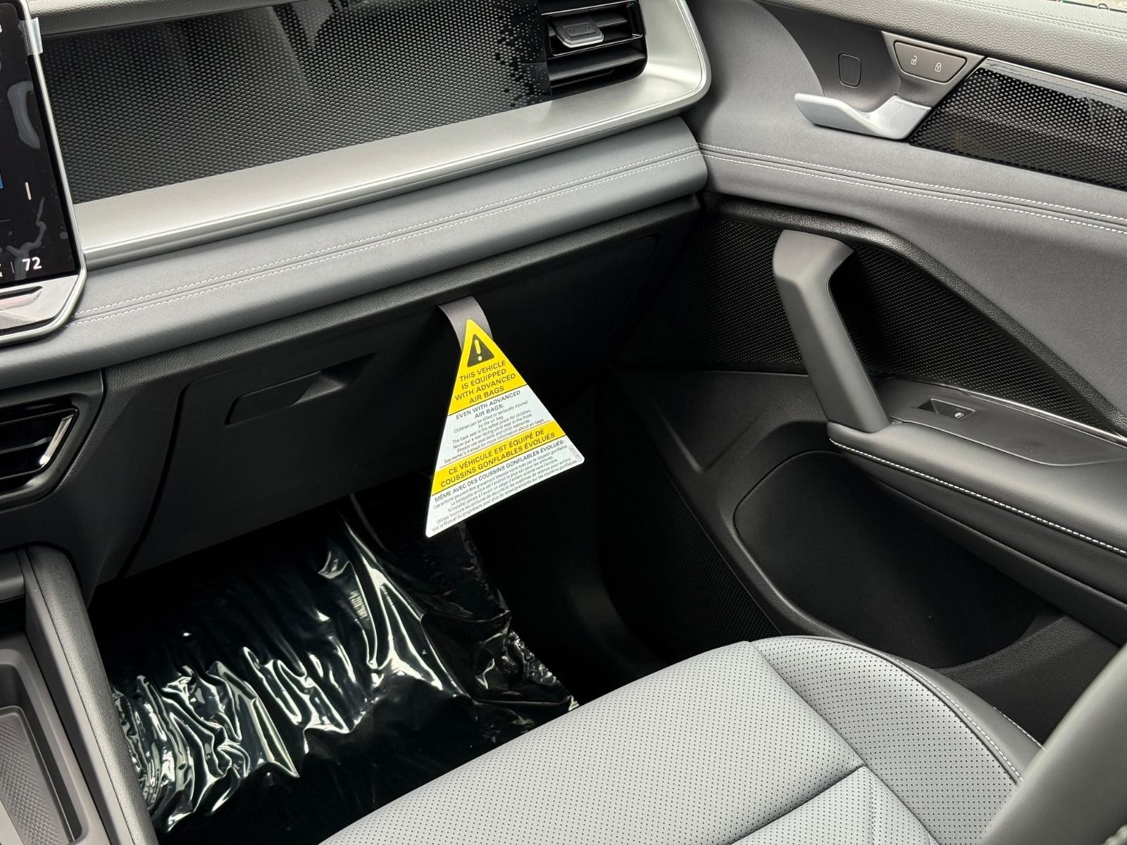 Volkswagen Tiguan Vehicle Image 09