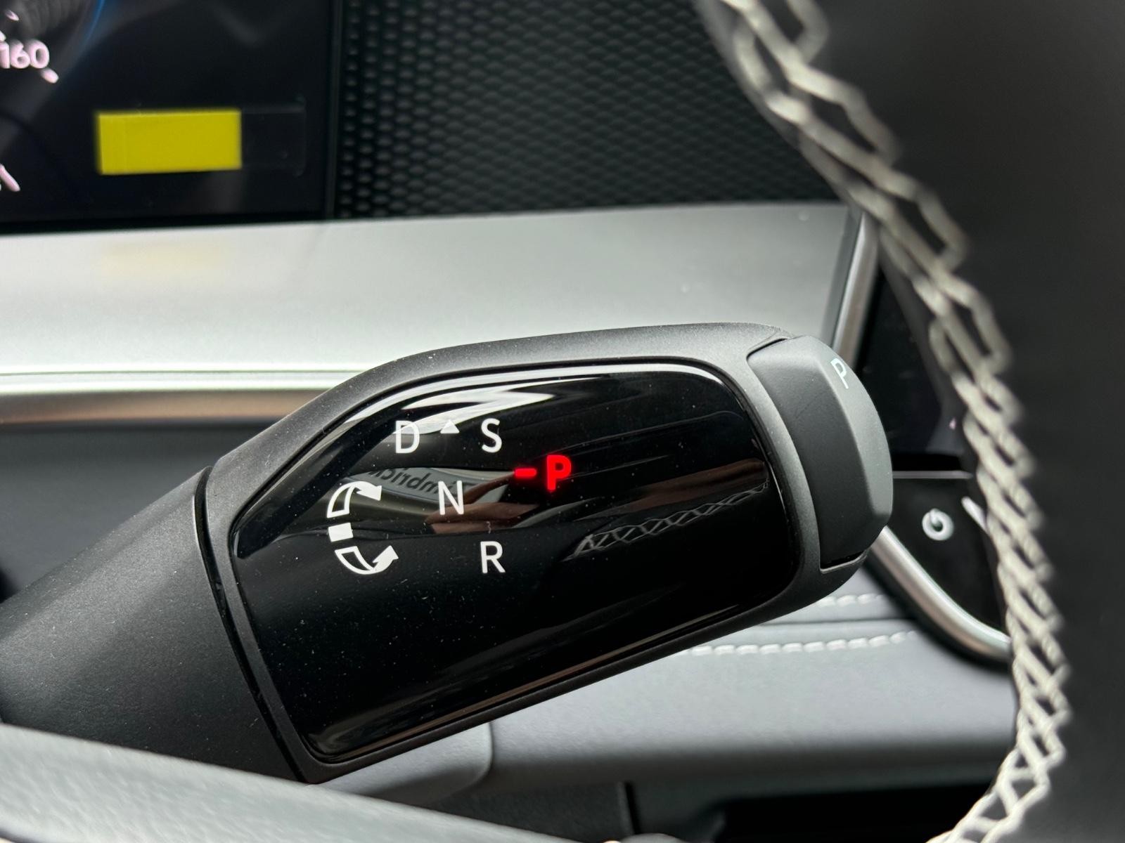Volkswagen Tiguan Vehicle Image 12