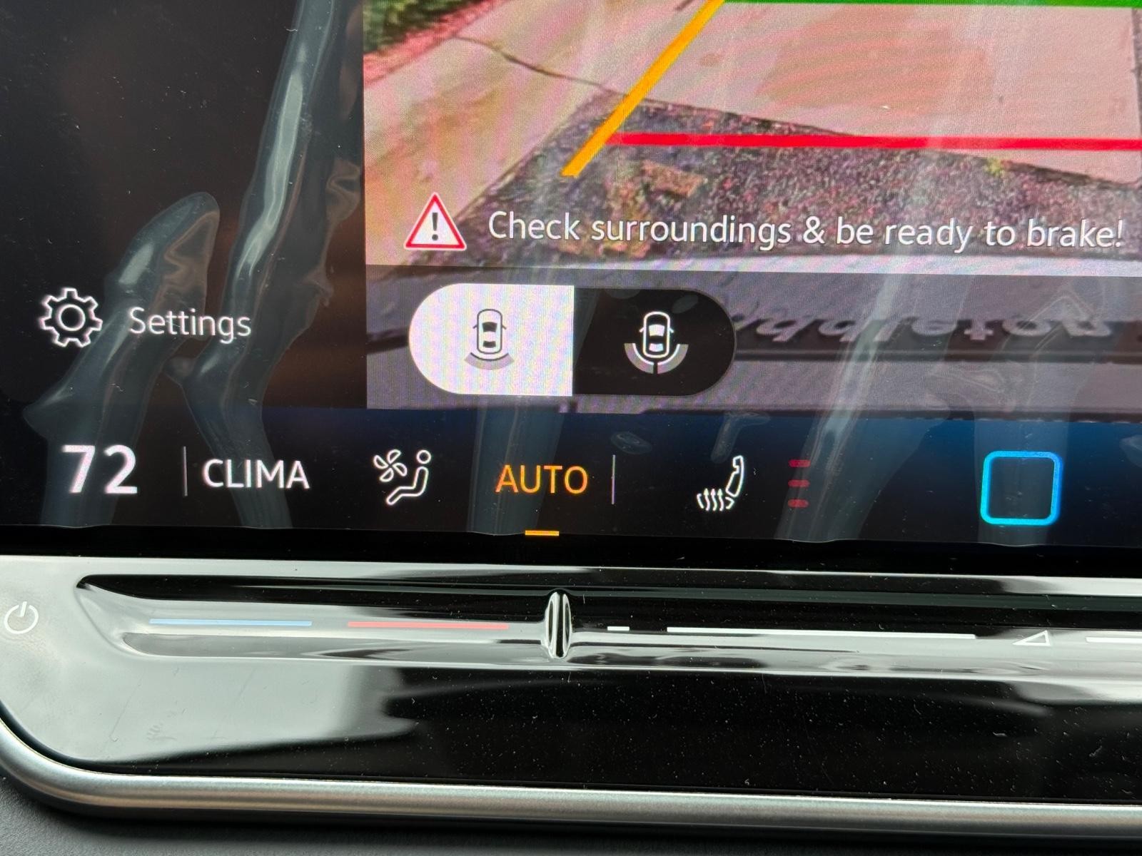 Volkswagen Tiguan Vehicle Image 14
