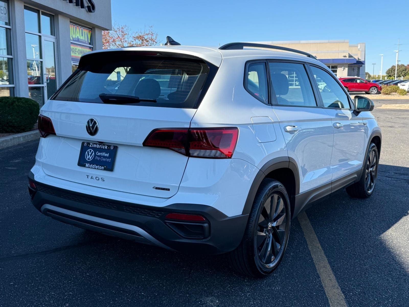 Volkswagen Taos Vehicle Image 03