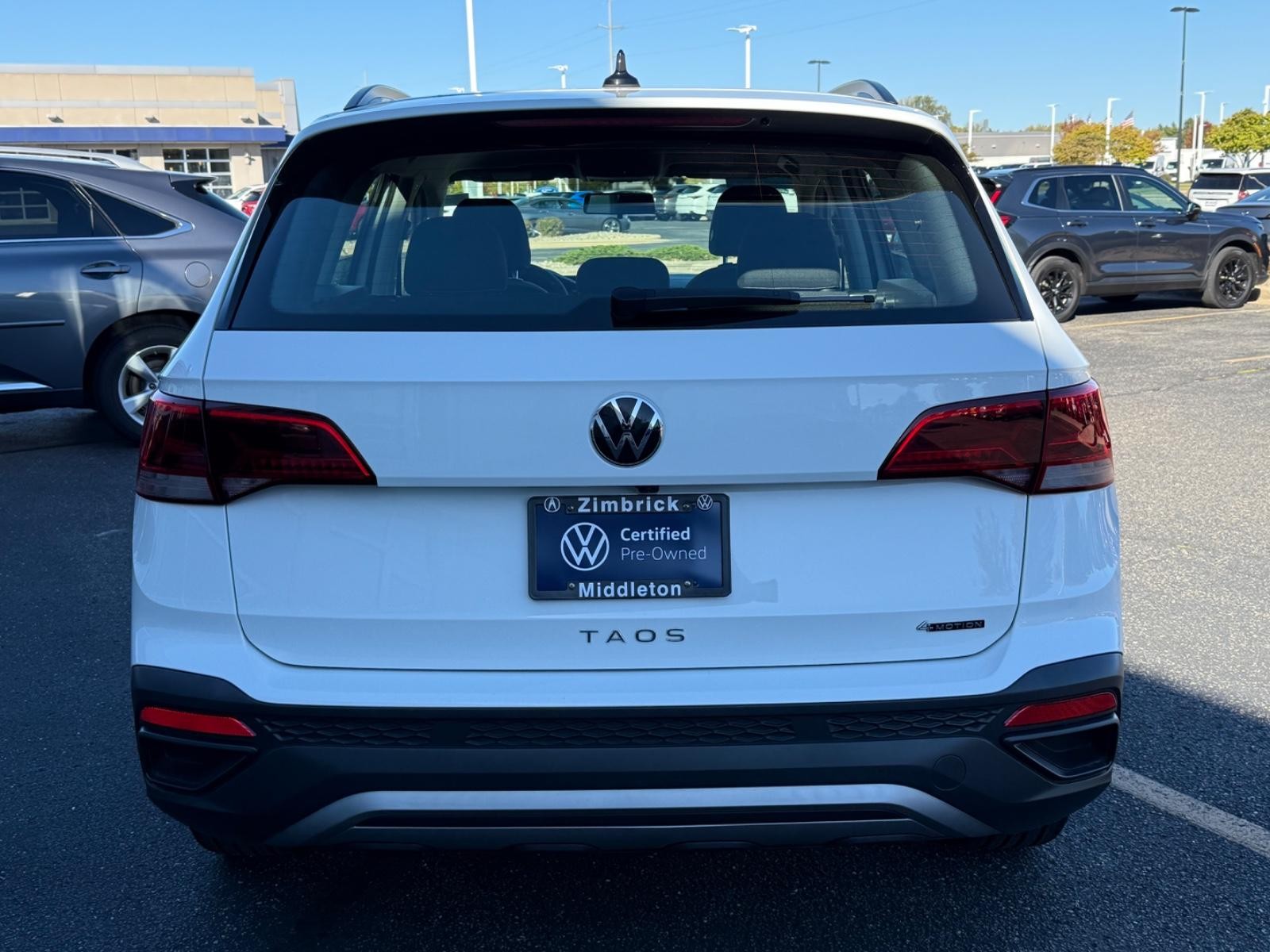 Volkswagen Taos Vehicle Image 04