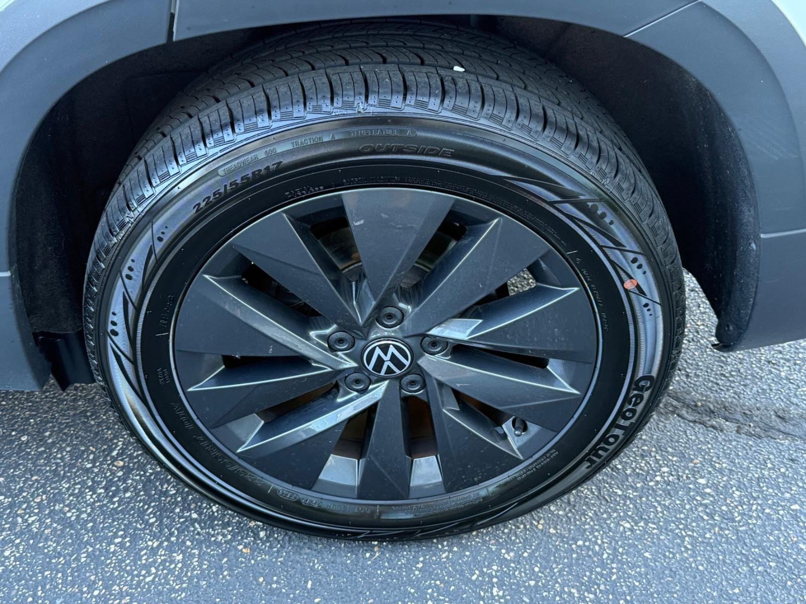 Volkswagen Taos Vehicle Image 07