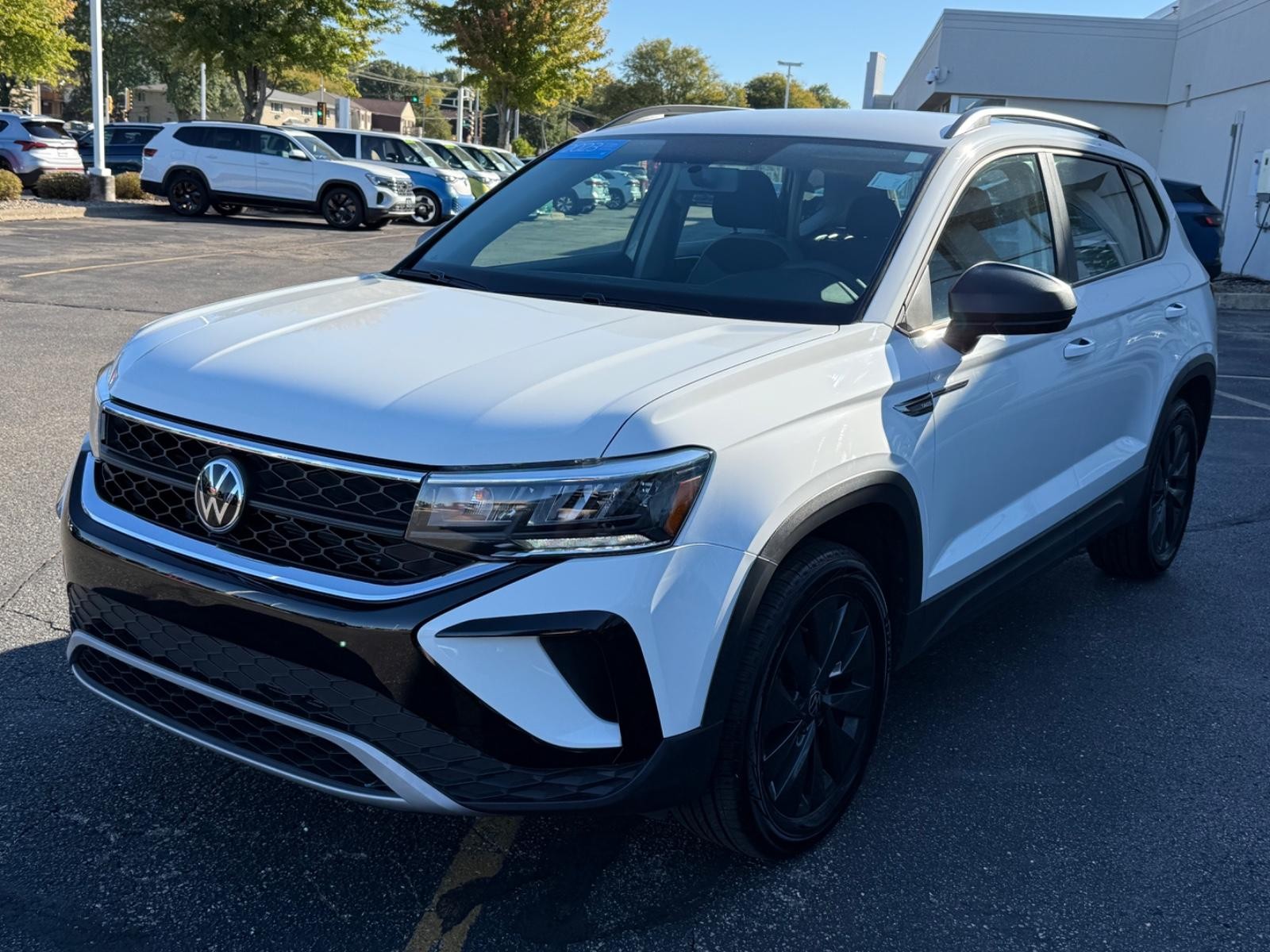 Volkswagen Taos Vehicle Image 08
