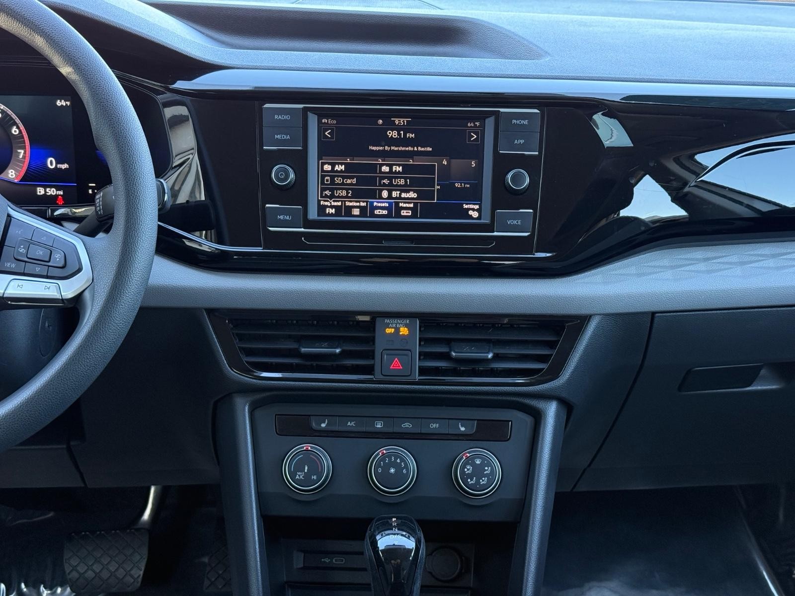 Volkswagen Taos Vehicle Image 12