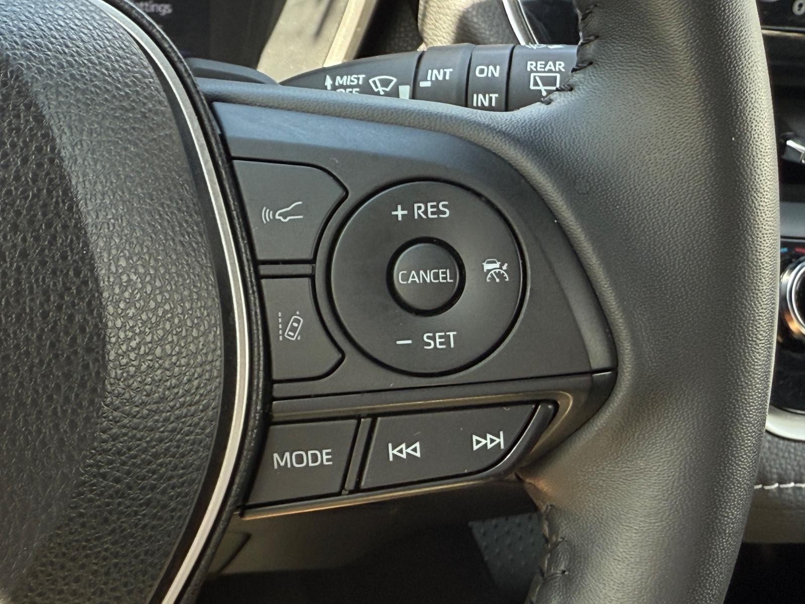 Toyota Corolla Hatchback Vehicle Image 17