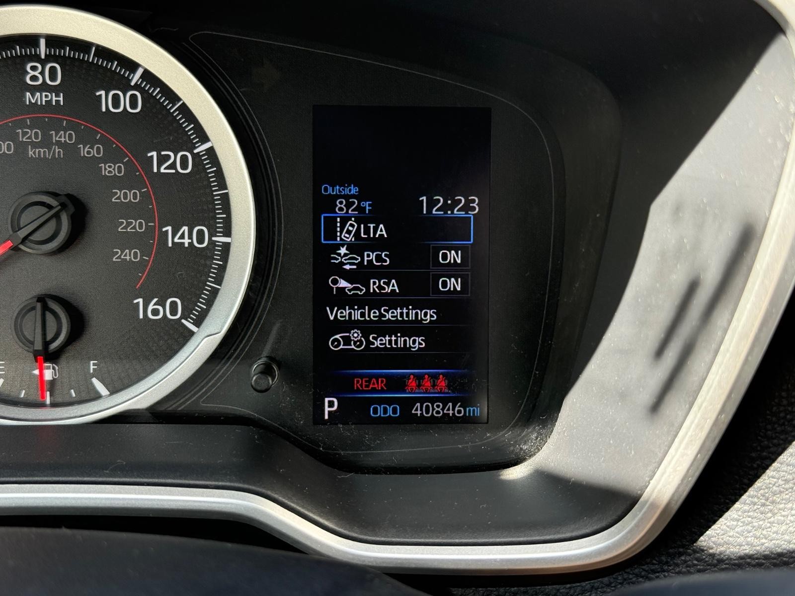 Toyota Corolla Hatchback Vehicle Image 18