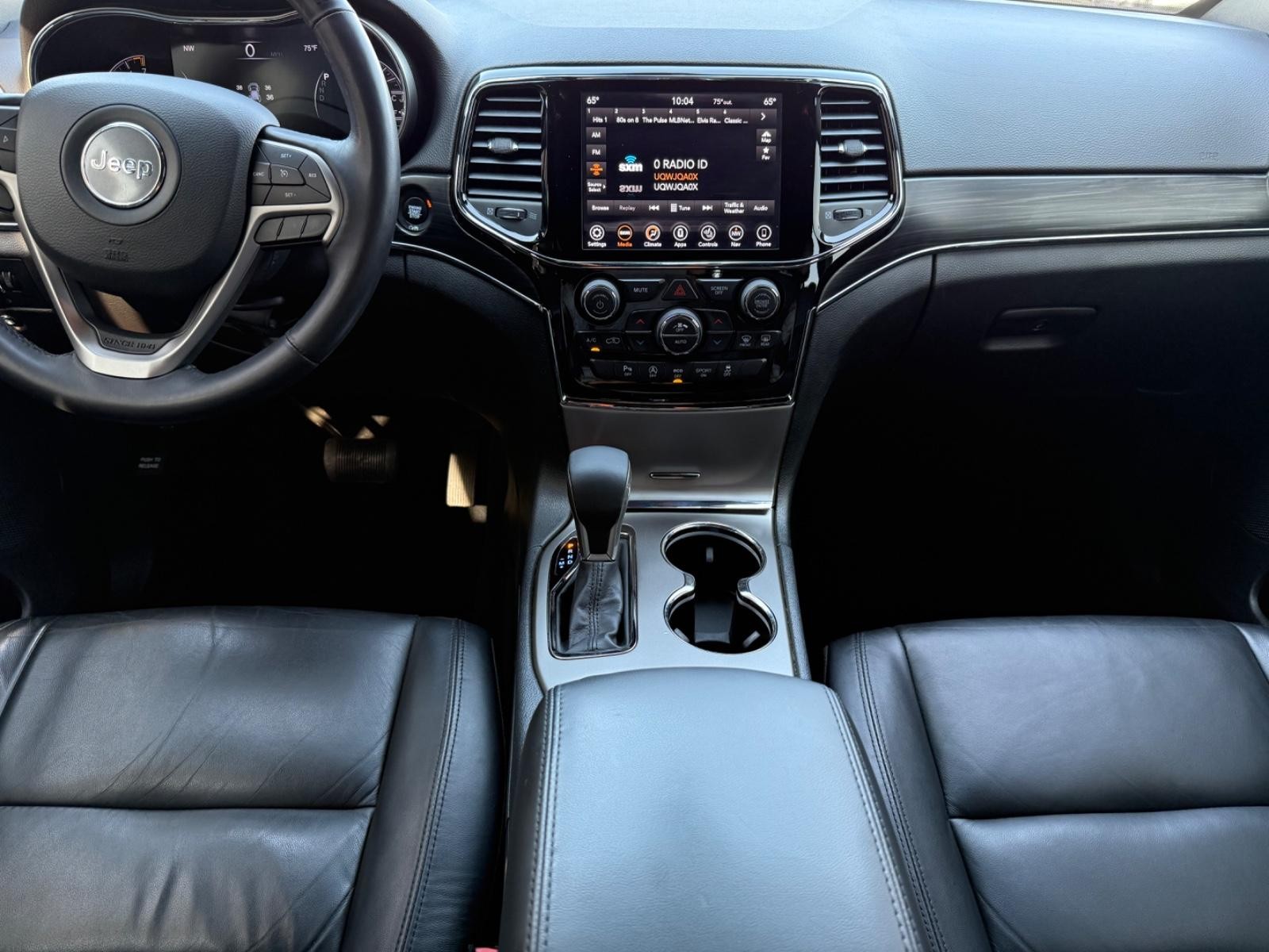 Jeep Grand Cherokee Vehicle Image 11