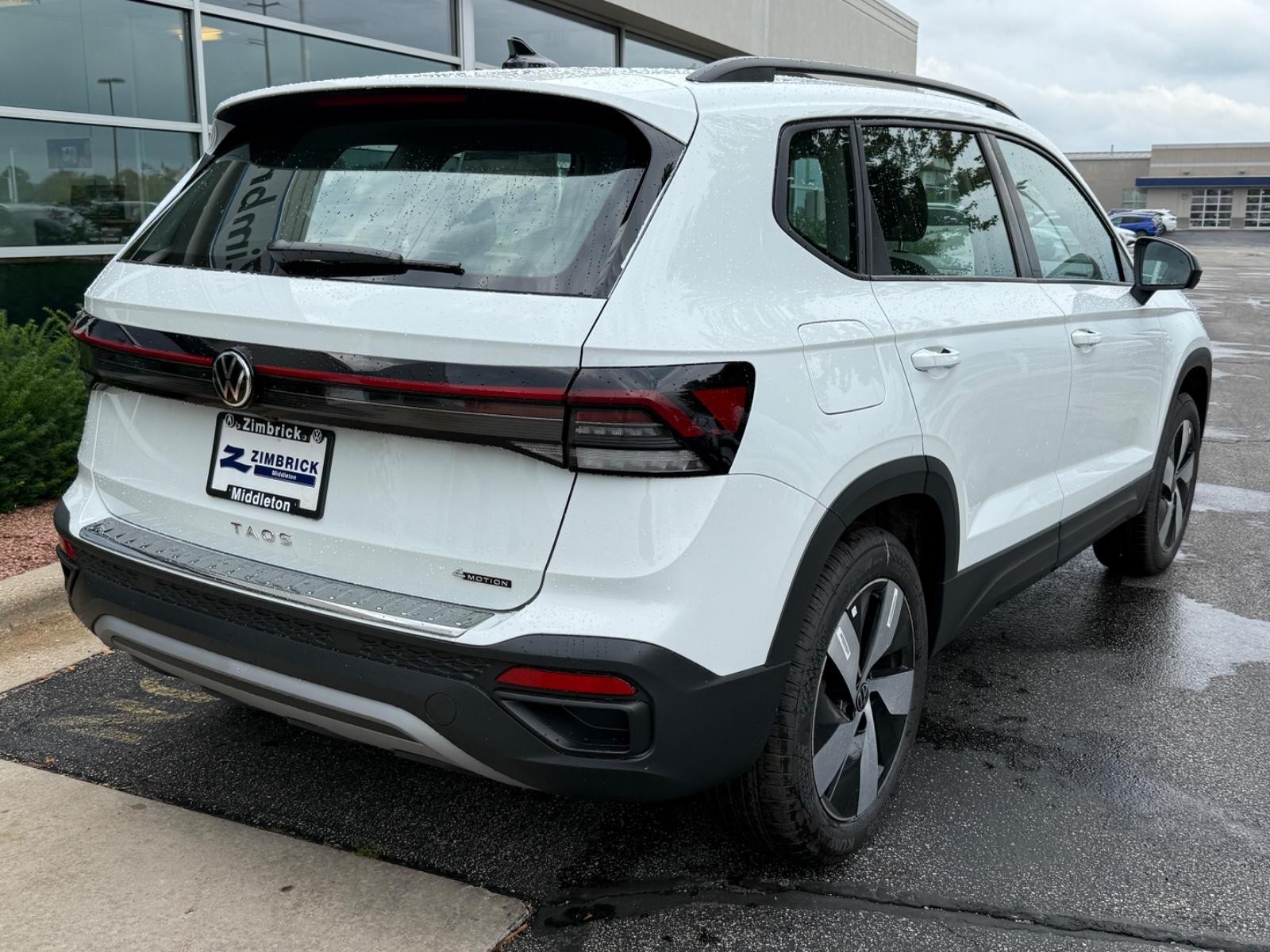 Volkswagen Taos Vehicle Image 03