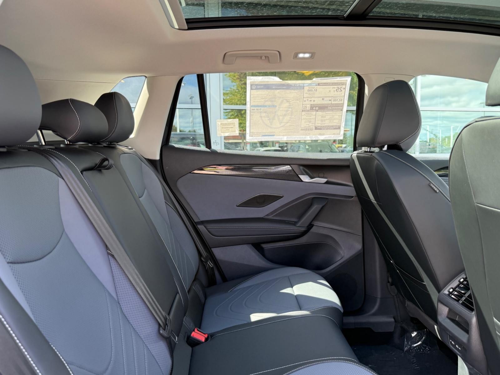 Volkswagen Tiguan Vehicle Image 05