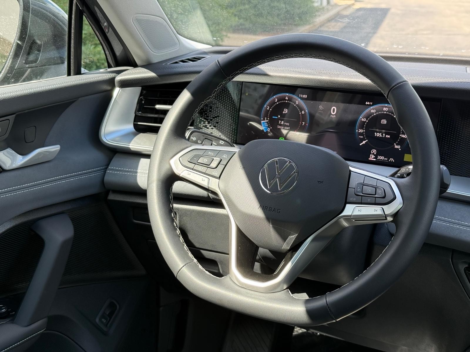 Volkswagen Tiguan Vehicle Image 08