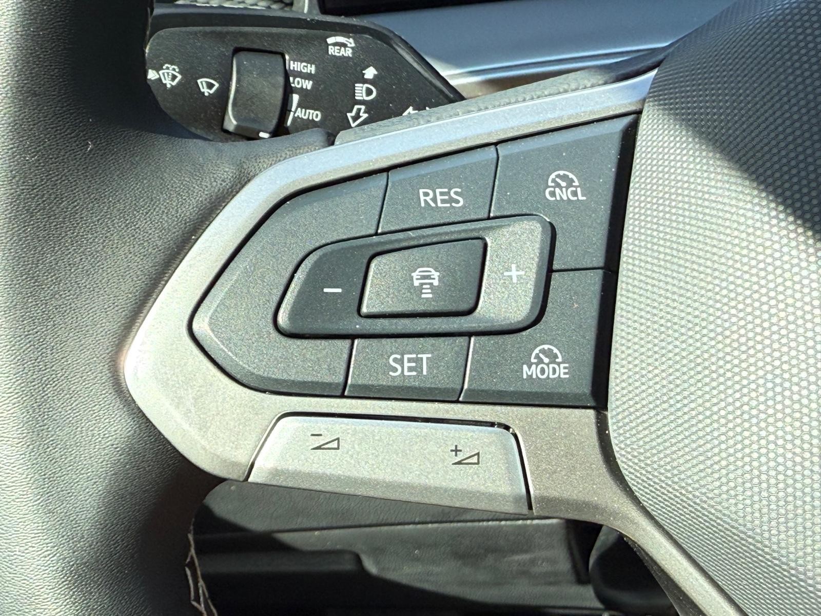 Volkswagen Tiguan Vehicle Image 10