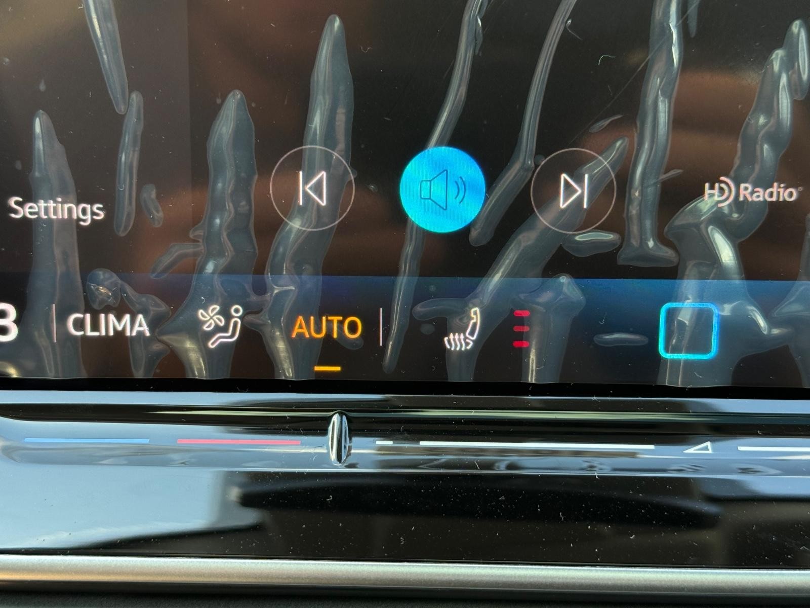Volkswagen Tiguan Vehicle Image 14