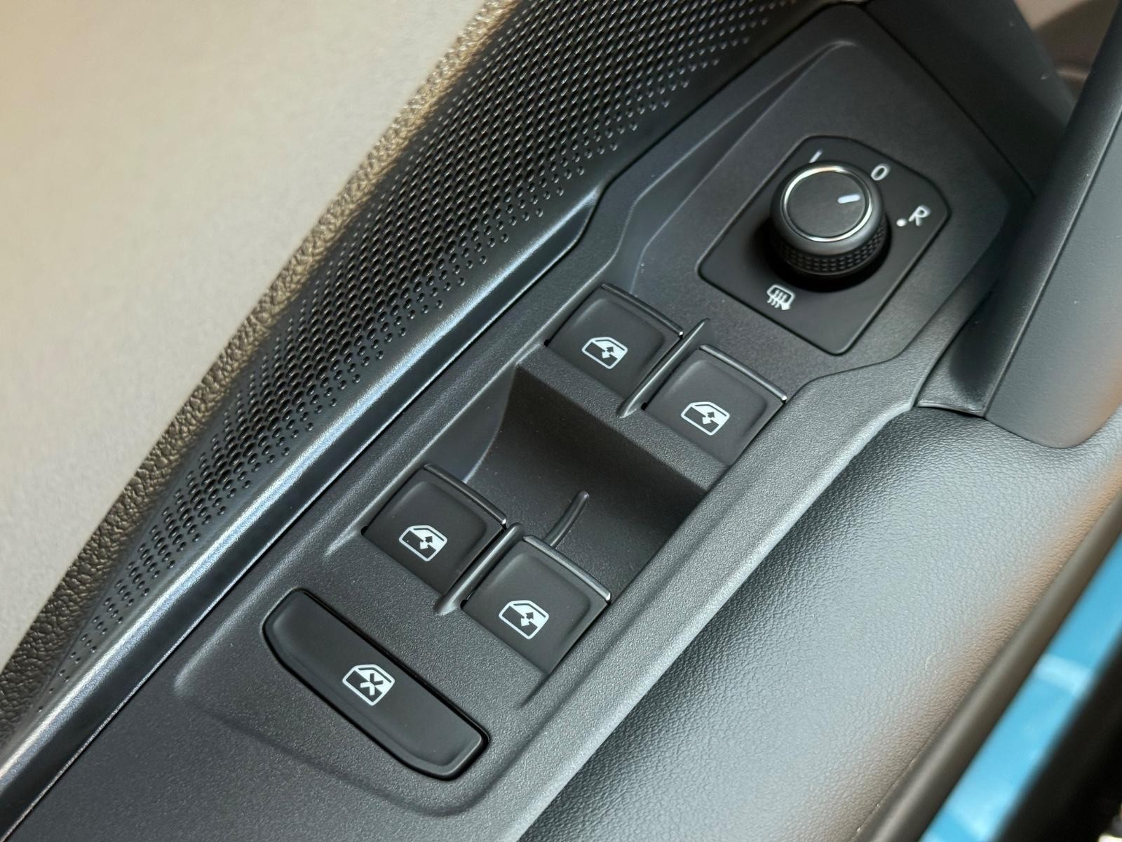Volkswagen Tiguan Vehicle Image 15